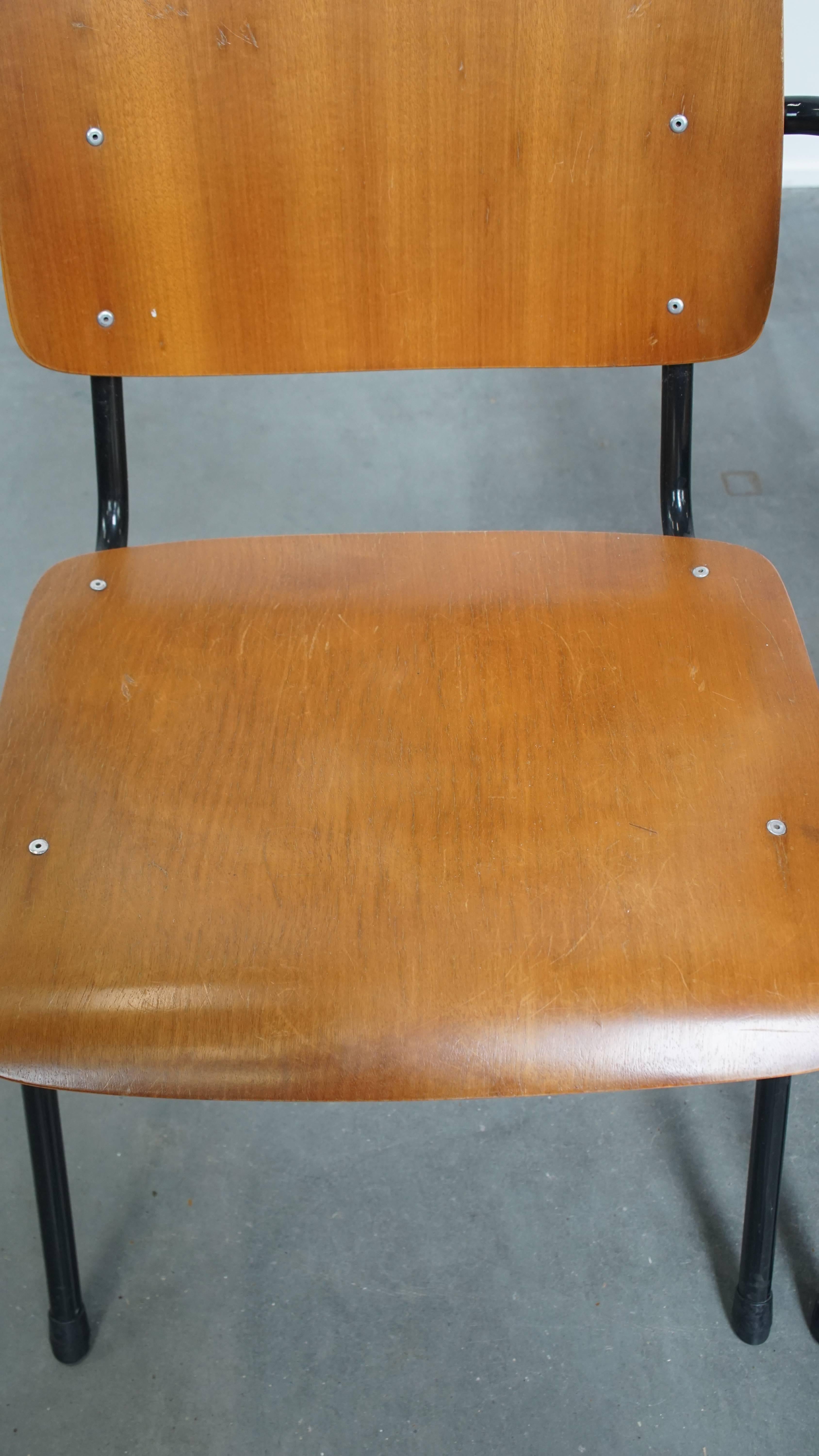 2 Stühle Vintage 1960s mit Armlehnen im Zustand „Relativ gut“ im Angebot in Harderwijk, NL