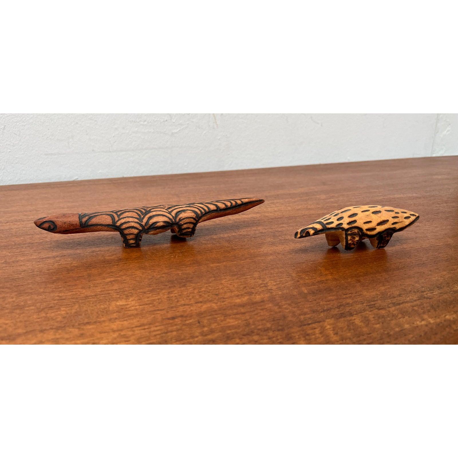 Set of 2 Vintage Australian Aboriginal Art Wood Carving Animal Figurines For Sale 4