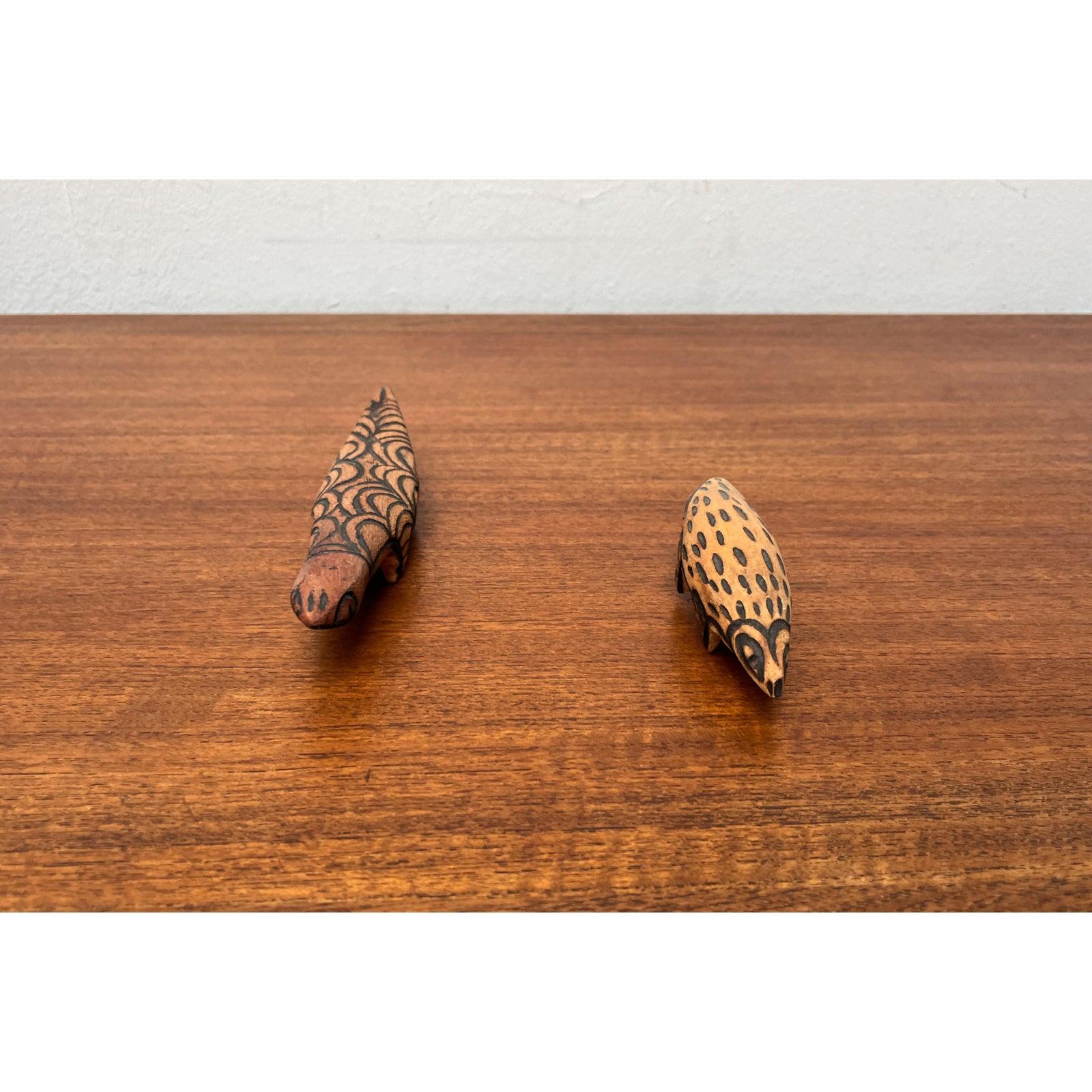 Set of 2 Vintage Australian Aboriginal Art Wood Carving Animal Figurines For Sale 5