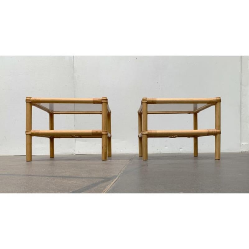 Ensemble de 2 tables d'appoint vintage en bambou et verre, années 1970 Excellent état - En vente à Hamburg, DE