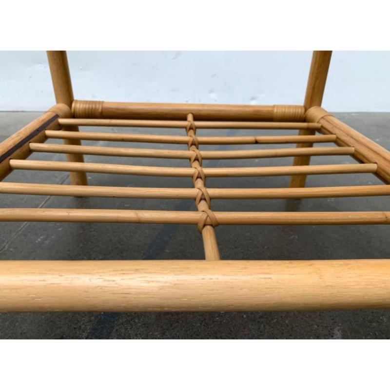 Ensemble de 2 tables d'appoint vintage en bambou et verre, années 1970 en vente 3