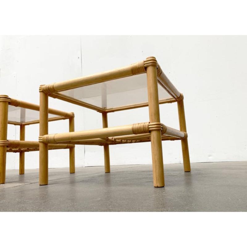 Ensemble de 2 tables d'appoint vintage en bambou et verre, années 1970 en vente 4