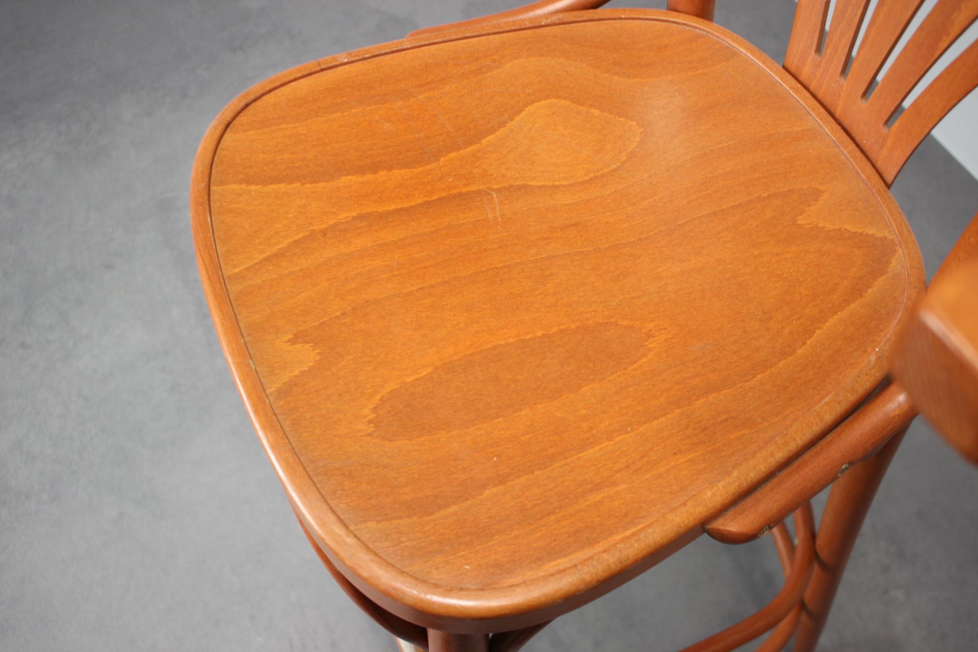Juego de 2 taburetes de bar vintage by TON, 1980 en venta 2