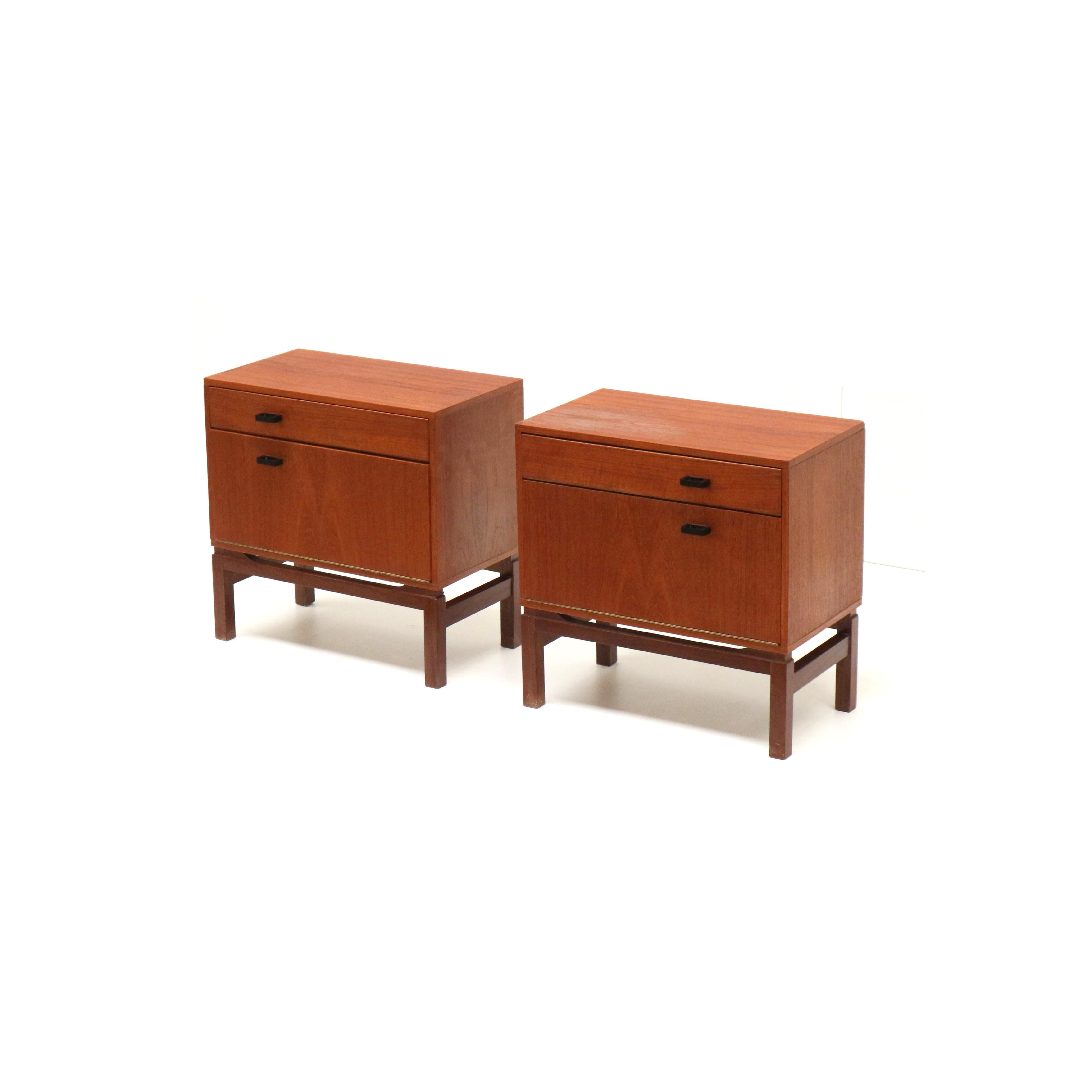 Set of 2 vintage bedside tables from the 1960s In Good Condition For Sale In Breda, NB