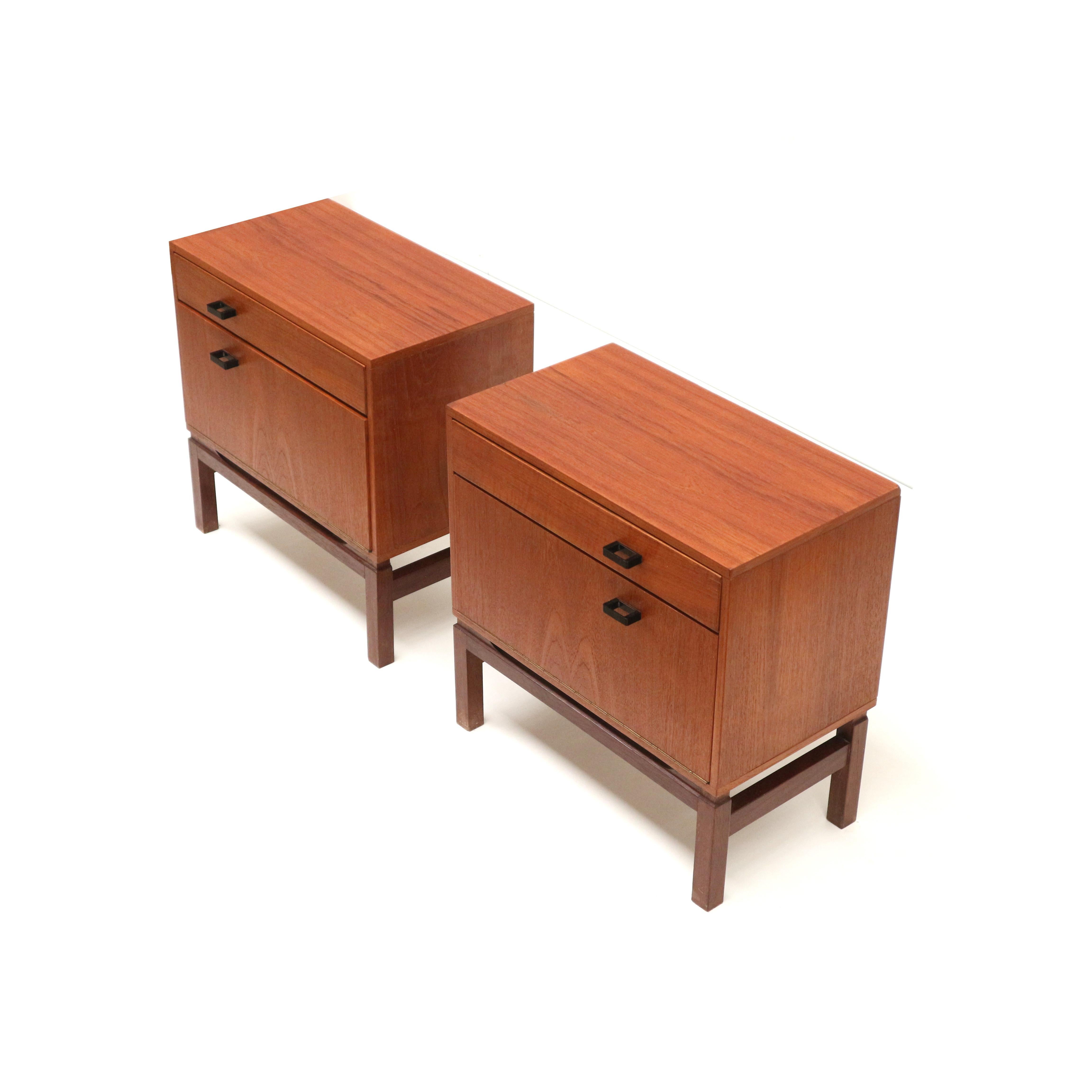 Mid-20th Century Set of 2 vintage bedside tables from the 1960s For Sale