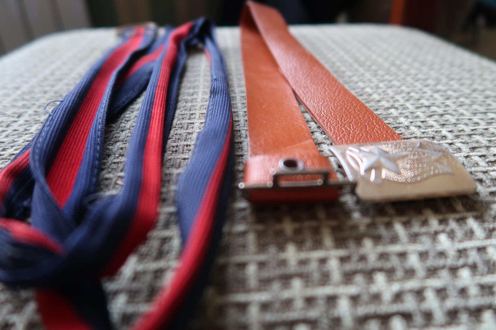 Satz von 2 Vintage-Gürteln aus der UdSSR: Timeless Elegance in Brown und Marineblau, 1J98 im Angebot 4