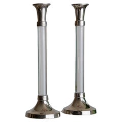 Set di 2 candelieri vintage in vetro acrilico e metallo cromato, anni '70