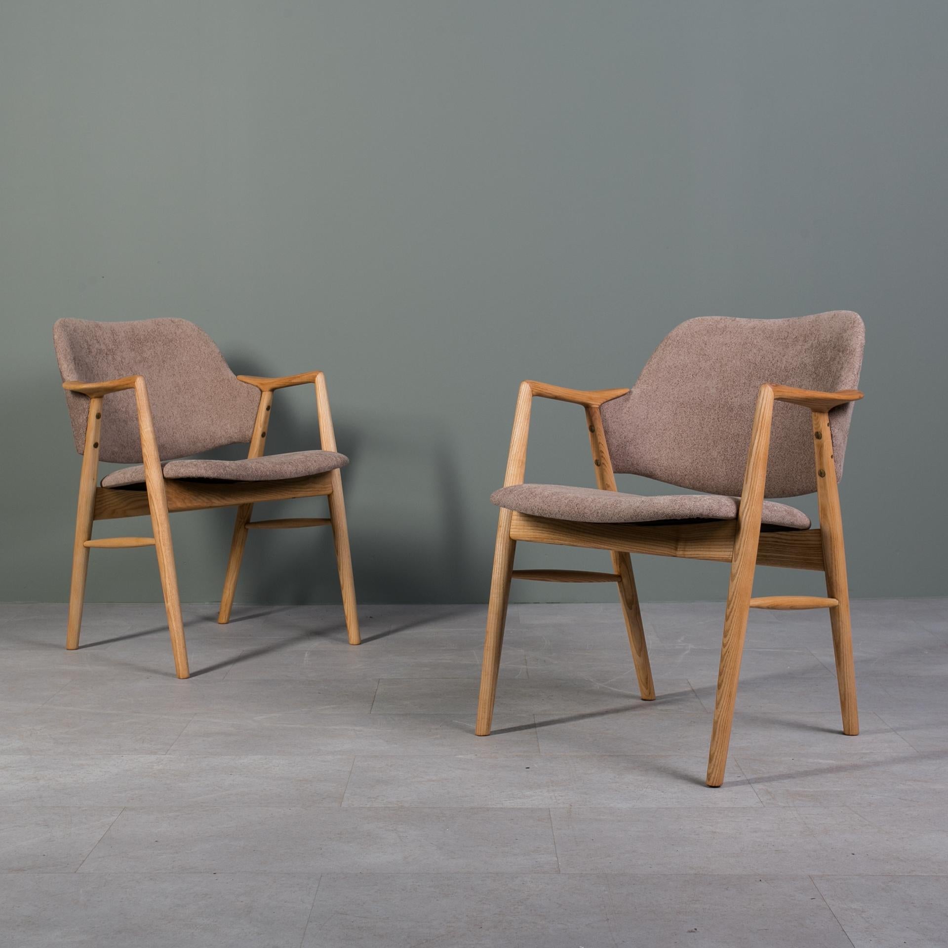 Norvegese Set di 2 sedie d'epoca, Design scandinavo, Norvegia, anni '60, tappezzate in vendita
