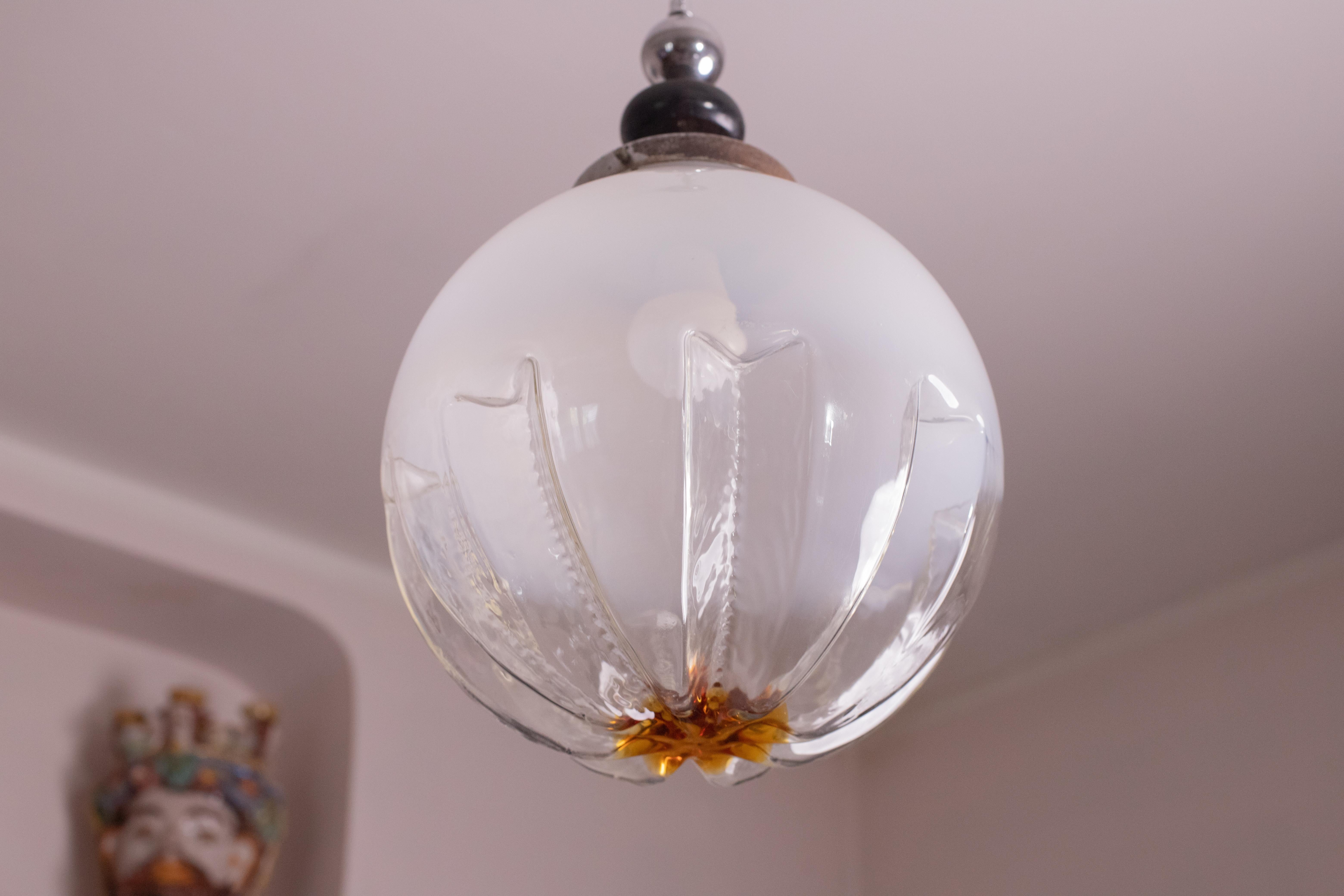 Set di 2 lampadari vintage di Carlo Nason per Mazzega, anni '70 in vendita 10