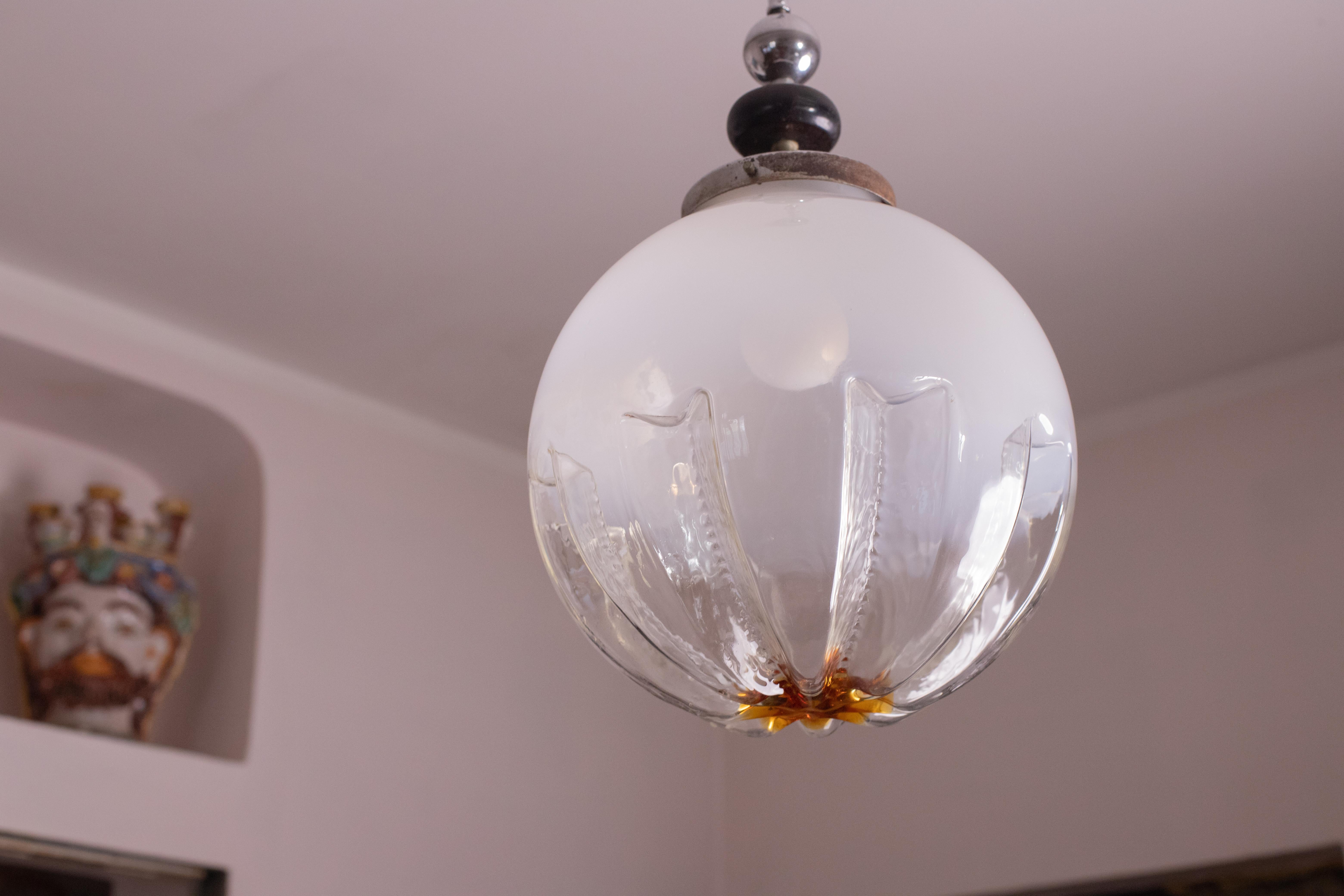 Set di 2 lampadari vintage di Carlo Nason per Mazzega, anni '70 in vendita 11