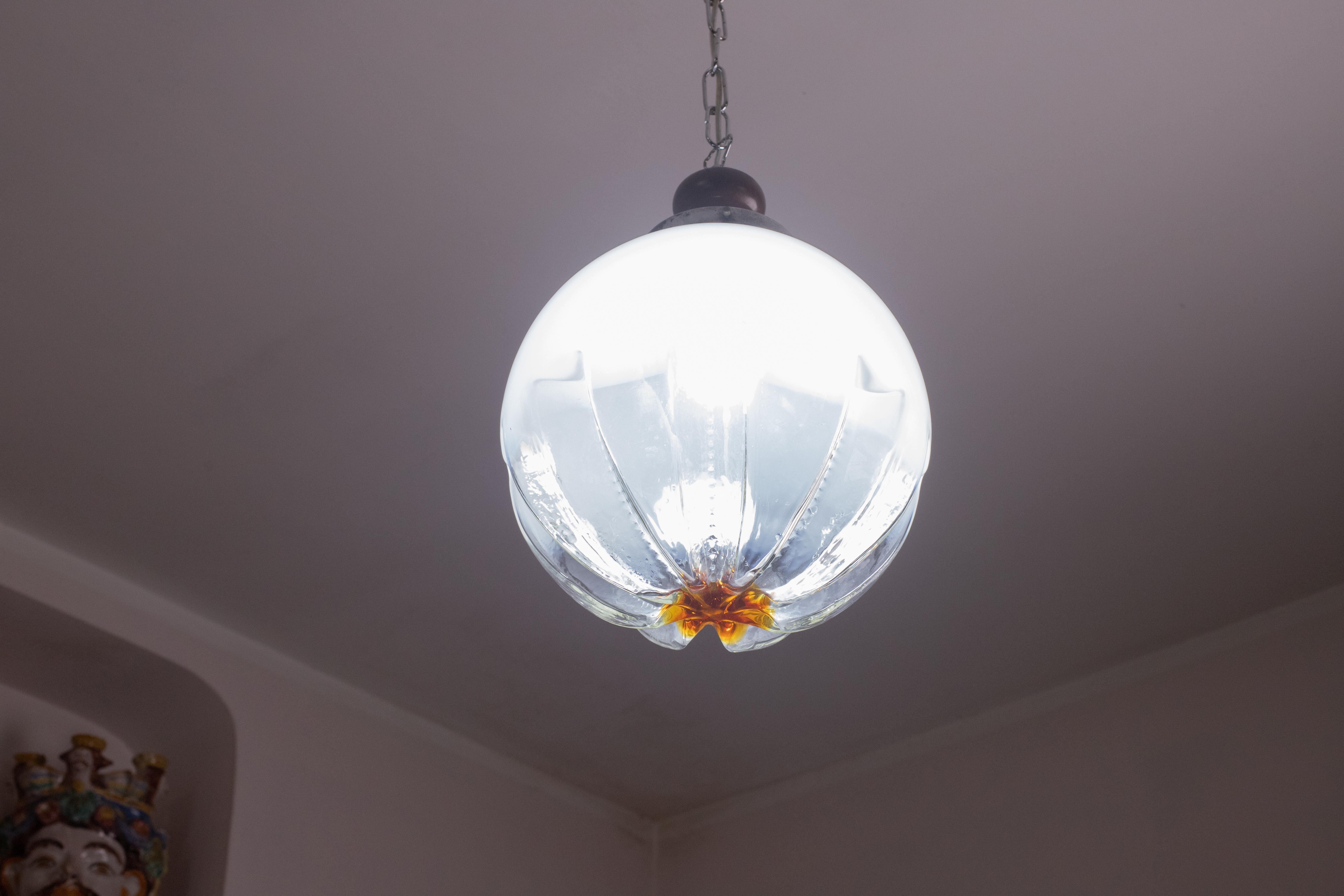 Fine XX secolo Set di 2 lampadari vintage di Carlo Nason per Mazzega, anni '70 in vendita