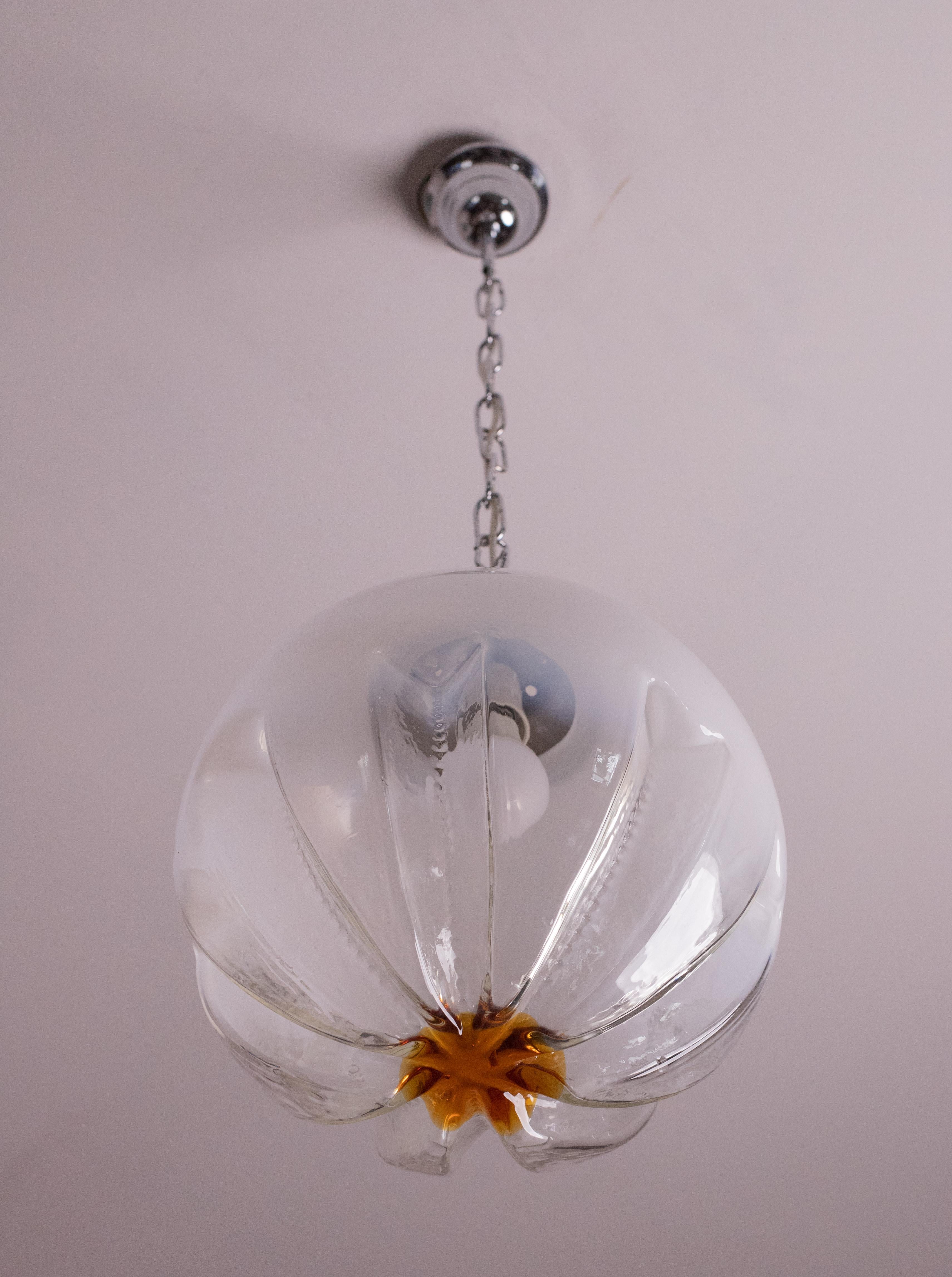 Set di 2 lampadari vintage di Carlo Nason per Mazzega, anni '70 in vendita 2