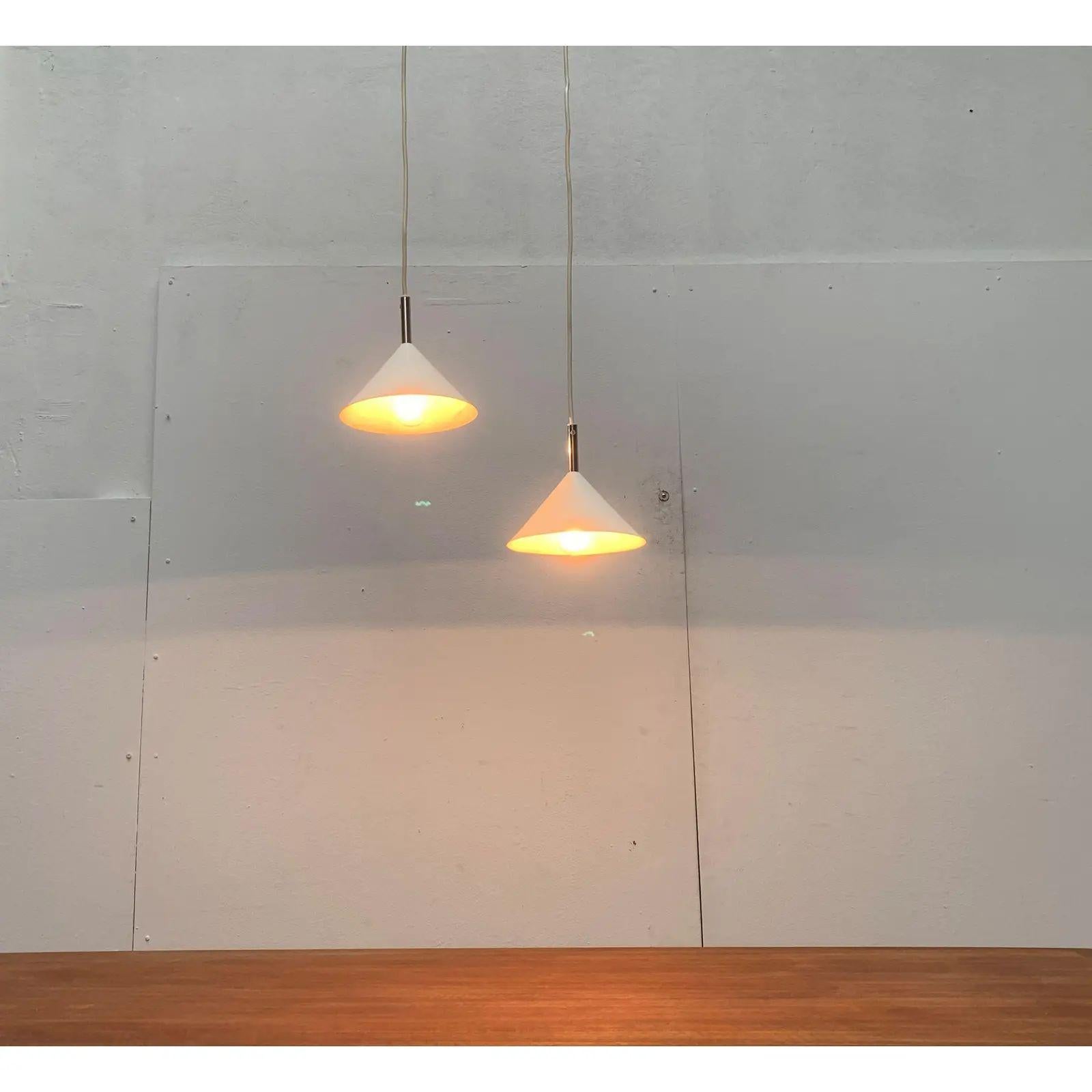 Set di 2 lampade a sospensione danesi vintage, anni '70 in vendita 3