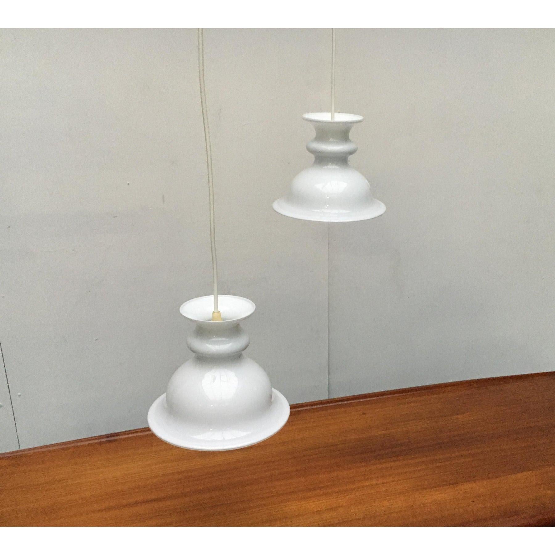 Mid-Century Modern Ensemble de 2 lampes suspendues danoises Tivoli par Sidse Werner, début des années 80 en vente