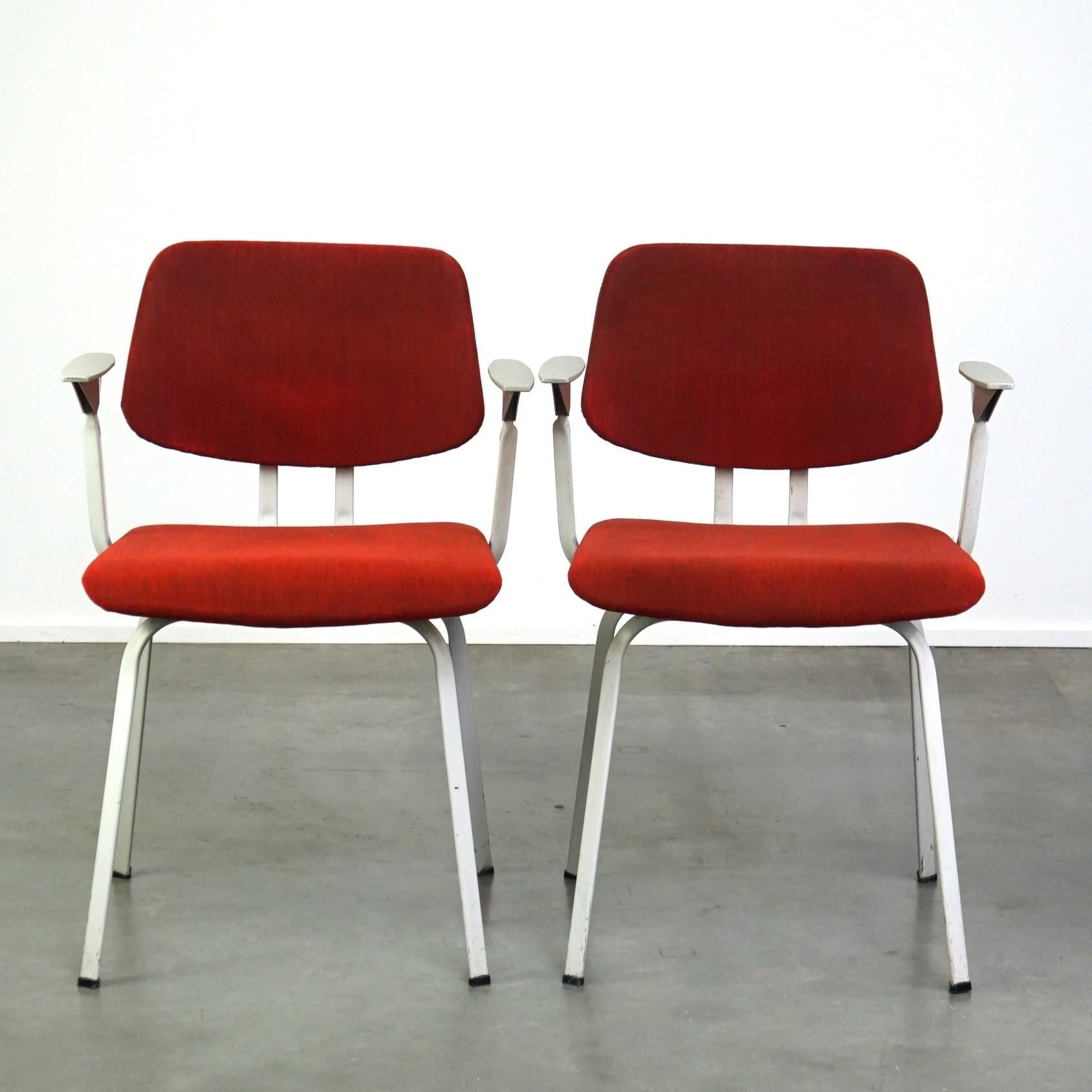 Olandese Set di 2 sedie di design vintage di Friso Kramer per Ahrend de Cirkel fine anni '60 in vendita