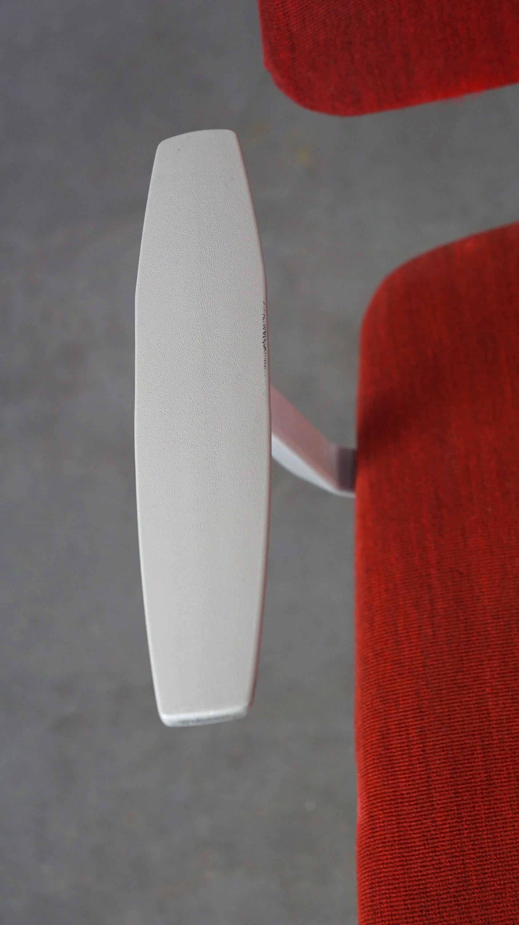 Metallo Set di 2 sedie di design vintage di Friso Kramer per Ahrend de Cirkel fine anni '60 in vendita