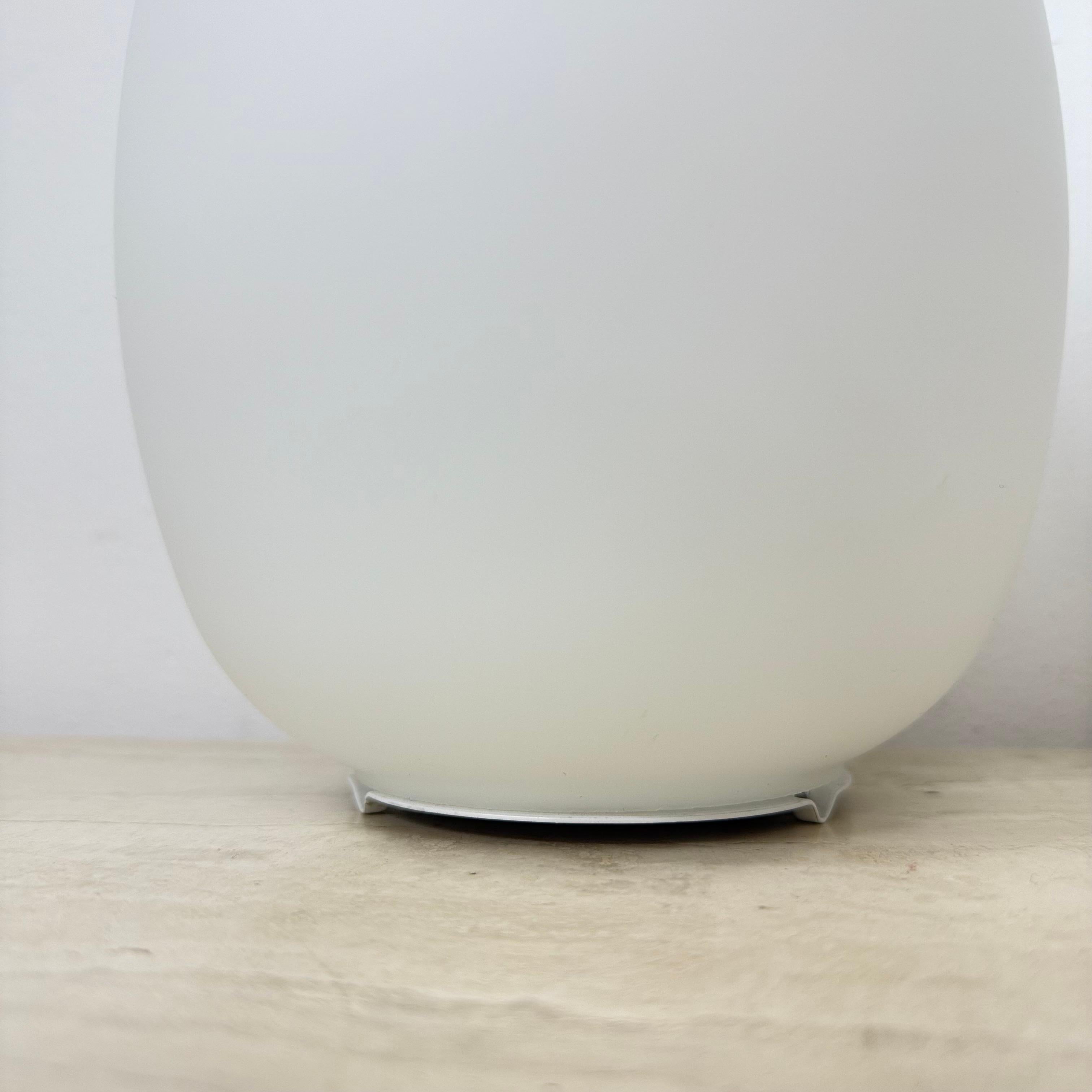 Ensemble de 2 lampes de table vintage en verre opalin en forme d'œuf, 1970 en vente 12