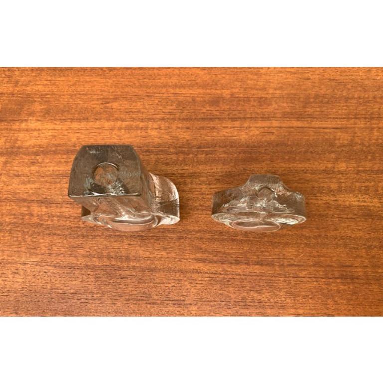 Satz von 2 Vasen aus deutschem Blumenglas von Georgshütte, 1970er Jahre (Glas) im Angebot