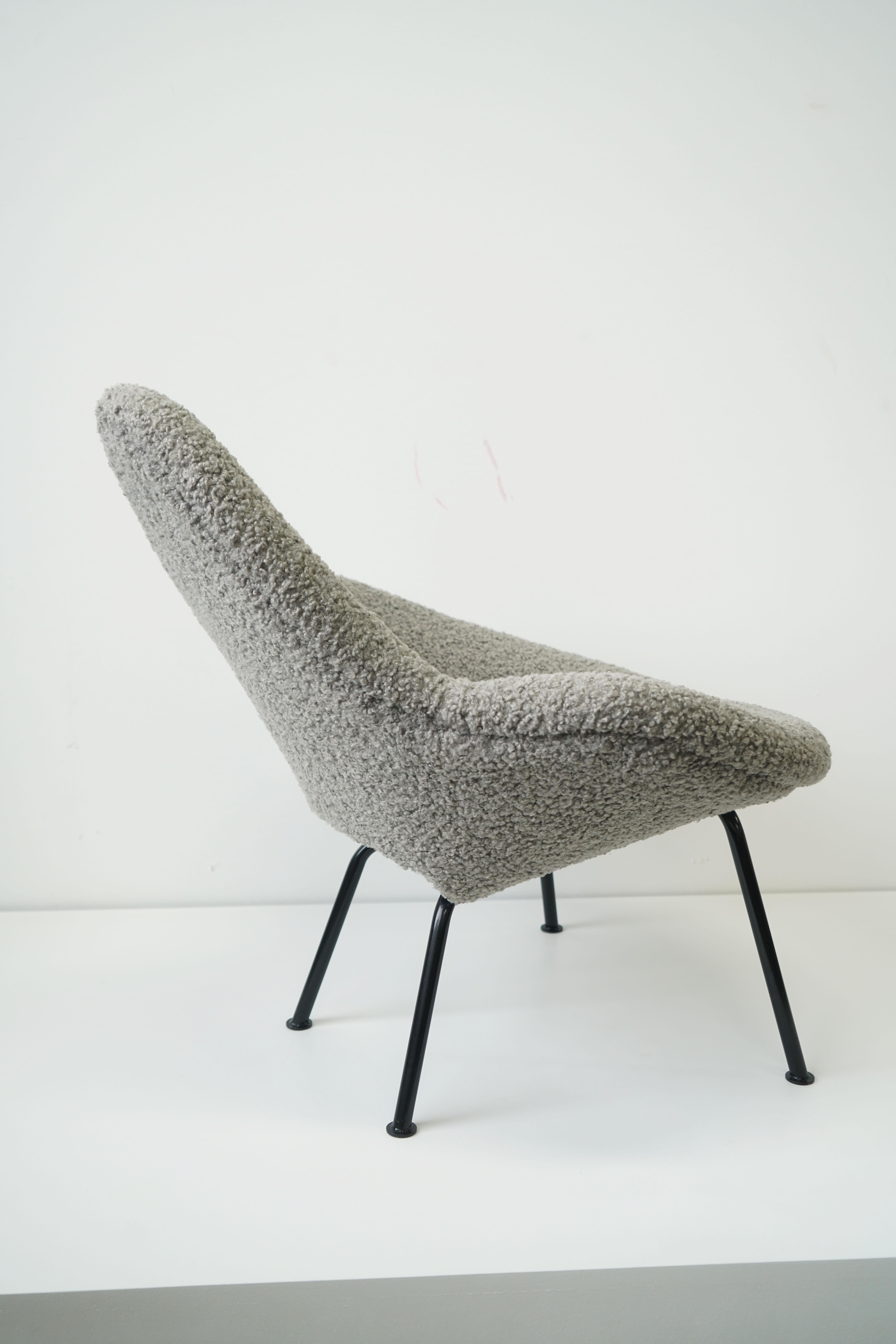 Set of 2 Vintage Grey Bouclé Lounge Chairs, Organic Womb Style Form 9