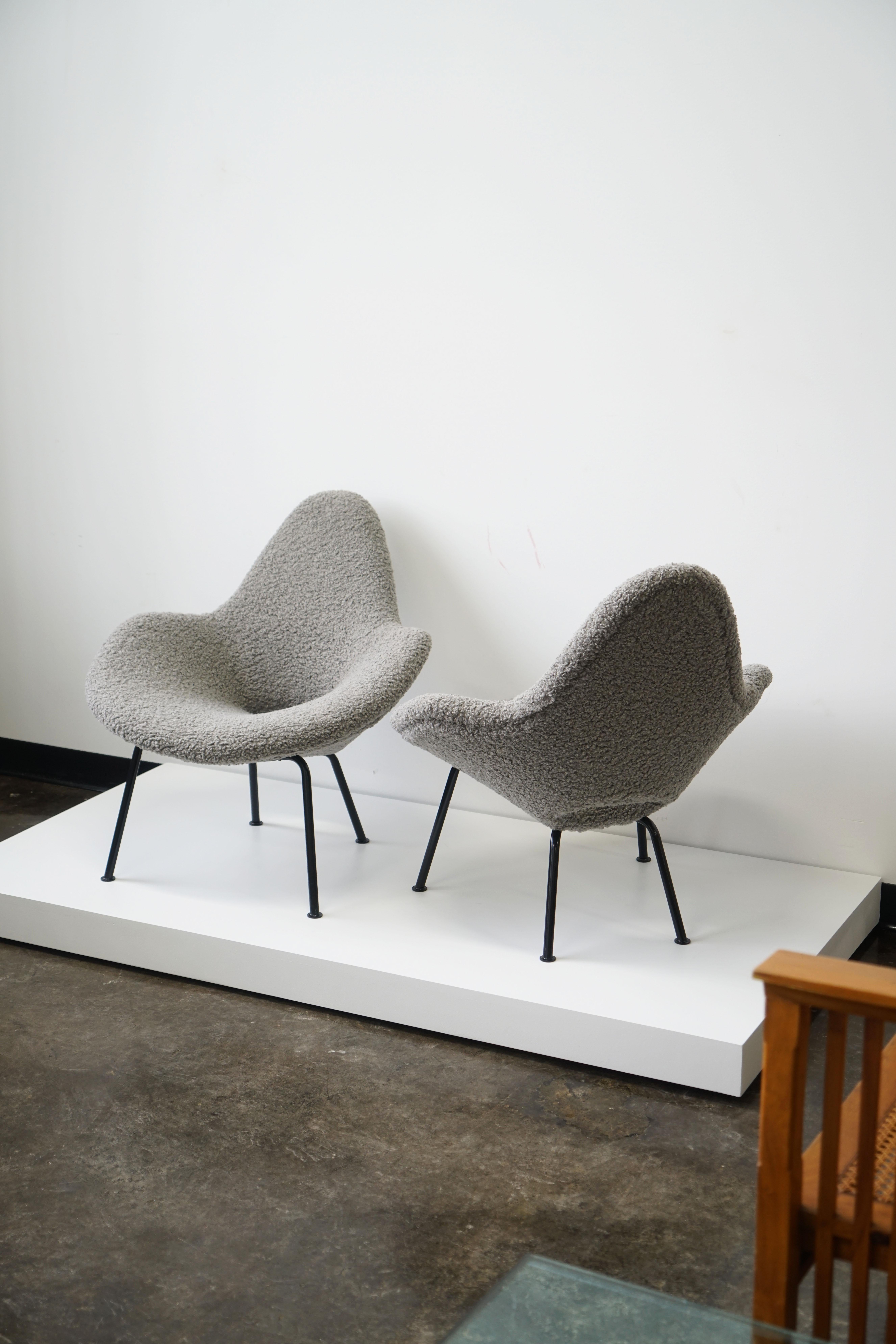 Set of 2 Vintage Grey Bouclé Lounge Chairs, Organic Womb Style Form In Good Condition In Chicago, IL