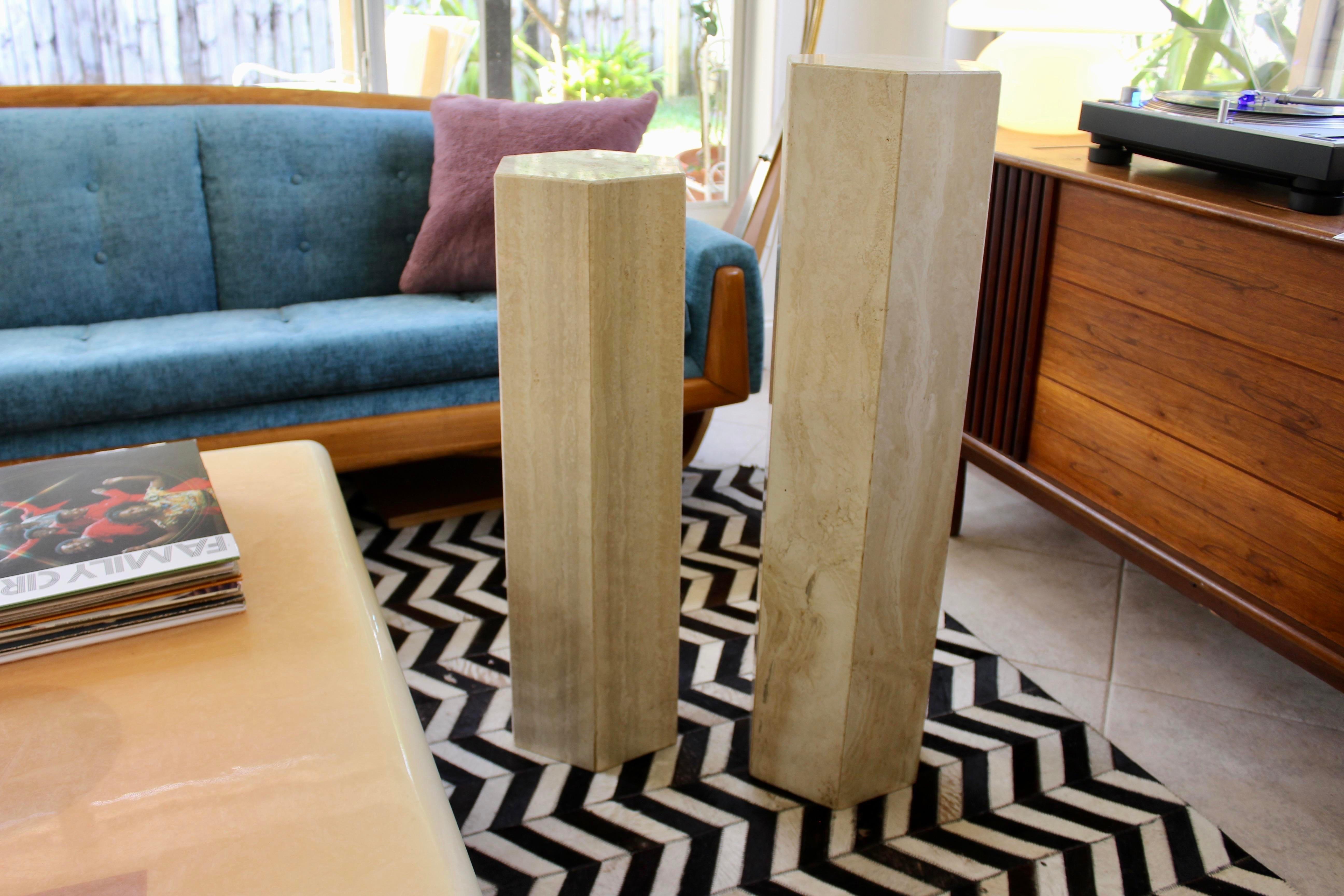 Set of 2 Vintage Italian Marble Pedestals In Good Condition For Sale In Hollywood, FL
