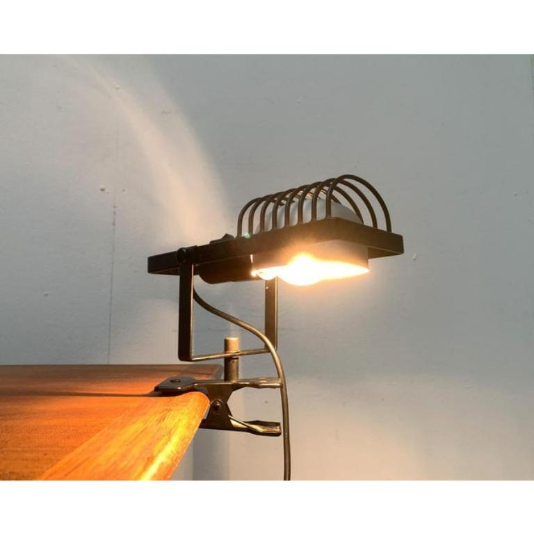 Métal Ensemble de 2 lampes de bureau italiennes Sintesi Pinza par Ernesto Gismondi en vente
