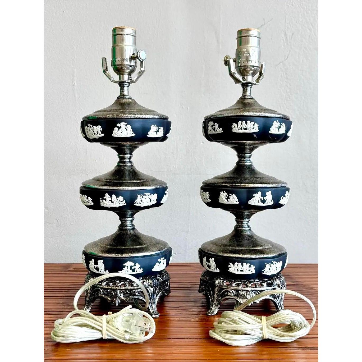 Juego de 2 lámparas vintage de Wedgwood Regencia de Hollywood