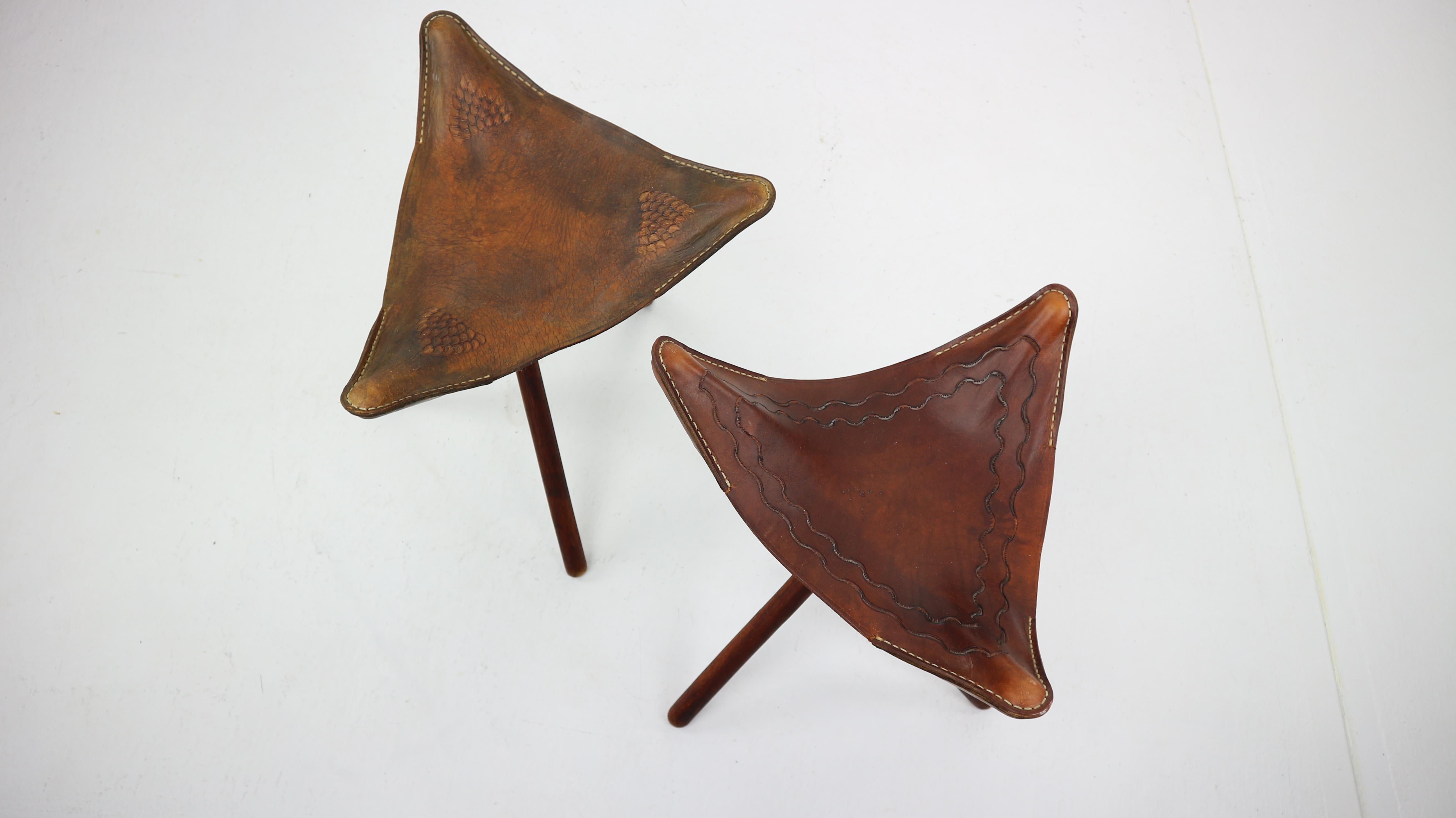 leather saddle stool