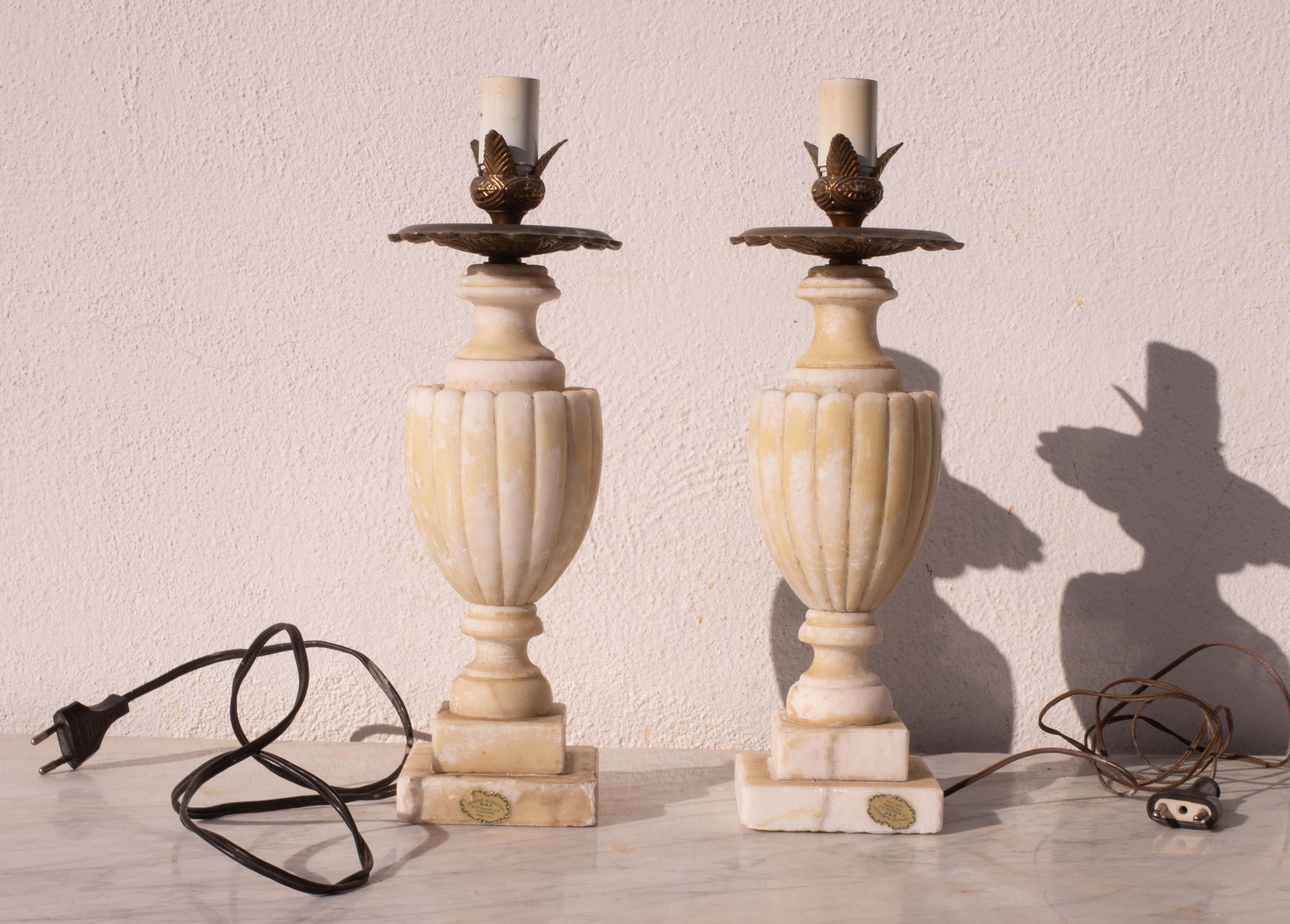 Lot de 2 lampes de table Vintage Neoclassica Alabster par Gregoretti & co. Volterra en vente 4