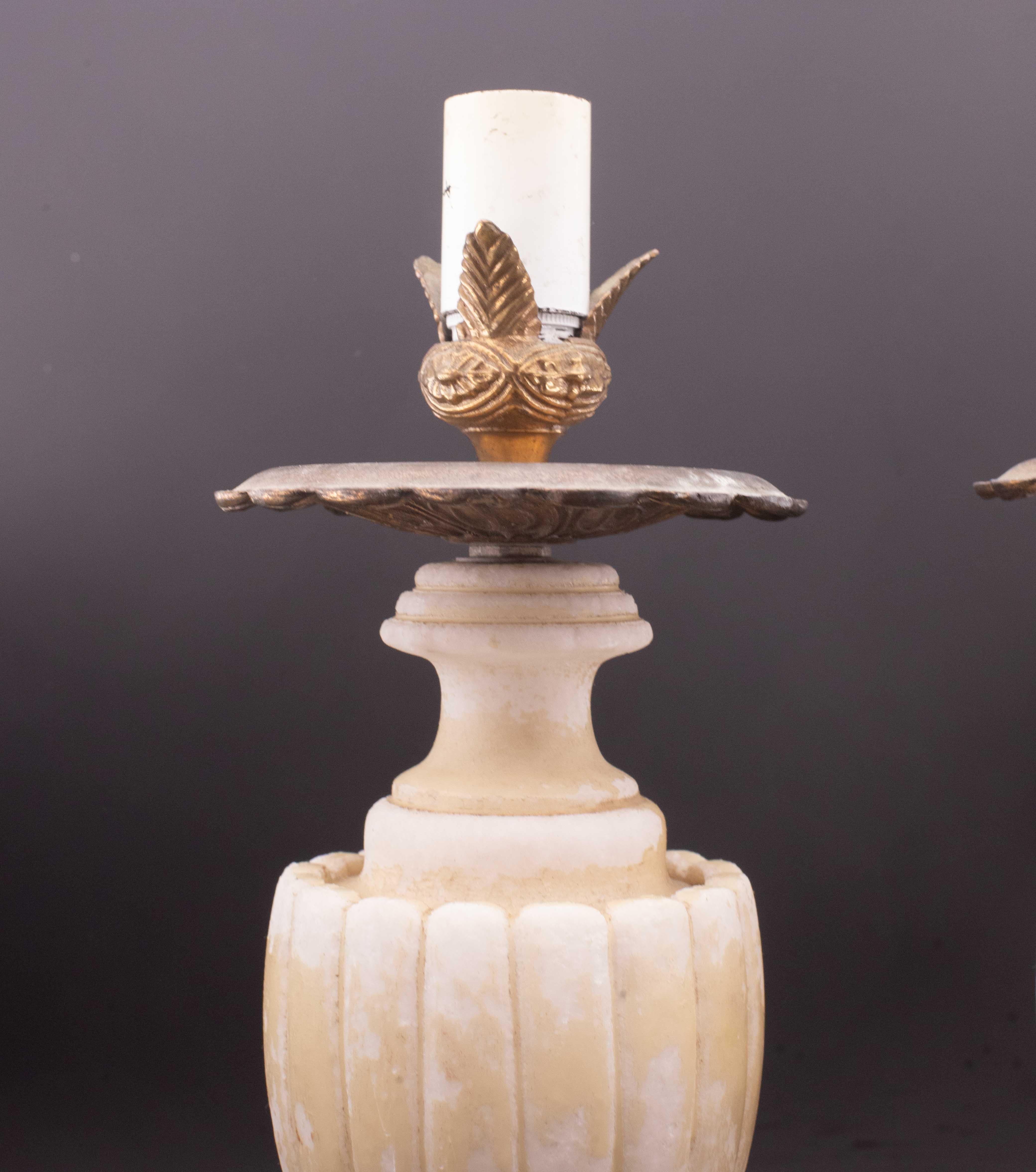 Lot de 2 lampes de table Vintage Neoclassica Alabster par Gregoretti & co. Volterra Bon état - En vente à Roma, IT