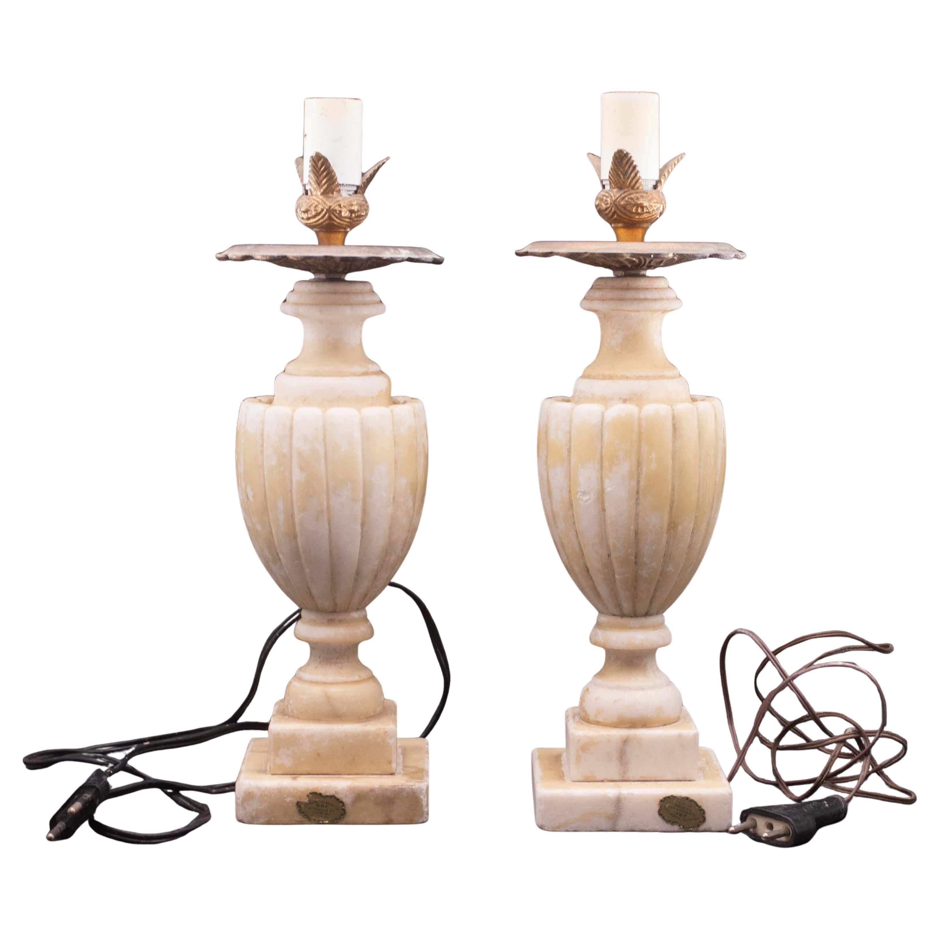 Lot de 2 lampes de table Vintage Neoclassica Alabster par Gregoretti & co. Volterra en vente