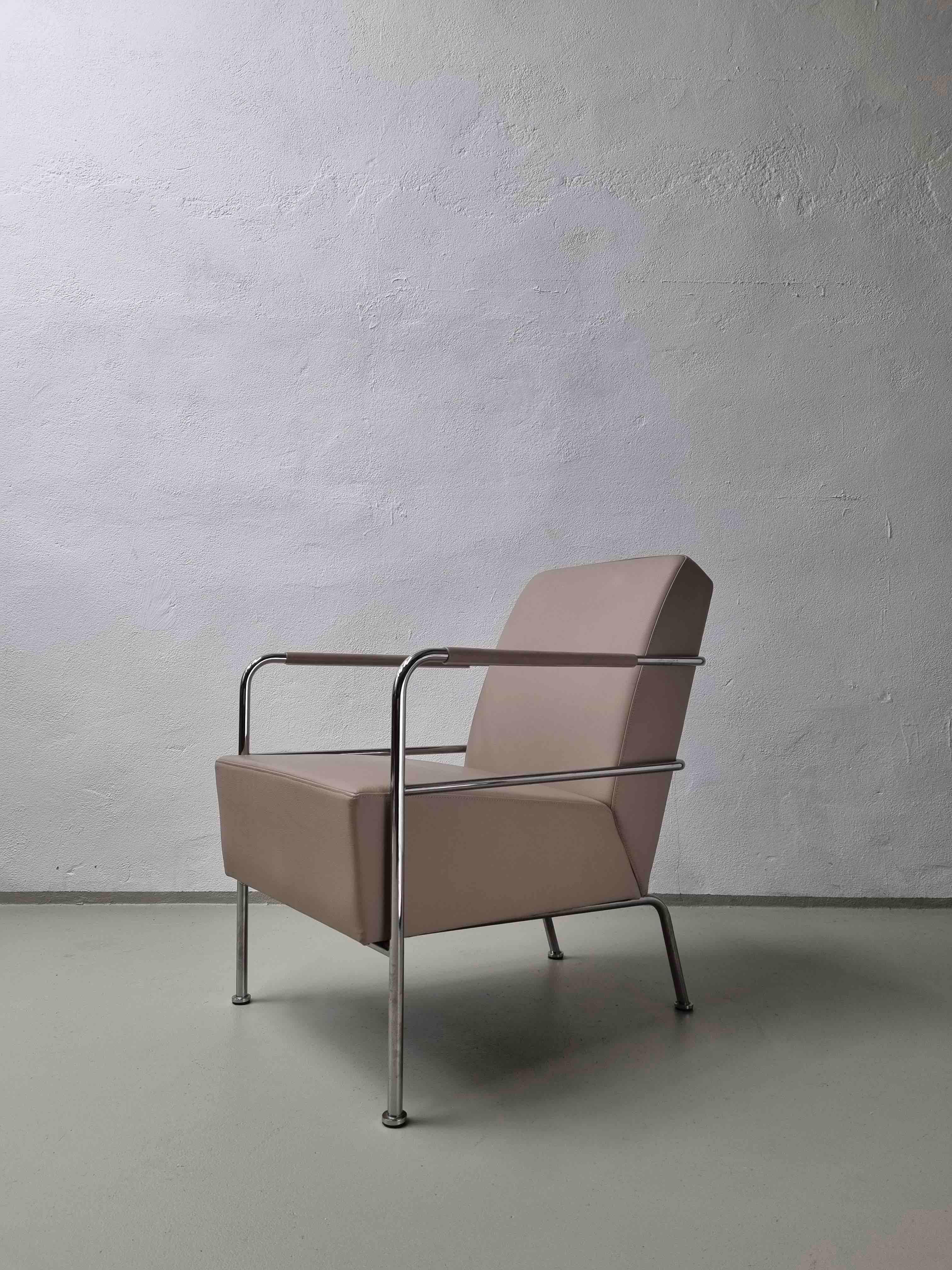 Satz von 2 Sesseln aus nudefarbenem Leder „Cinema“ im Vintage-Stil von Gunilla Allard, 1990er Jahre (20. Jahrhundert) im Angebot