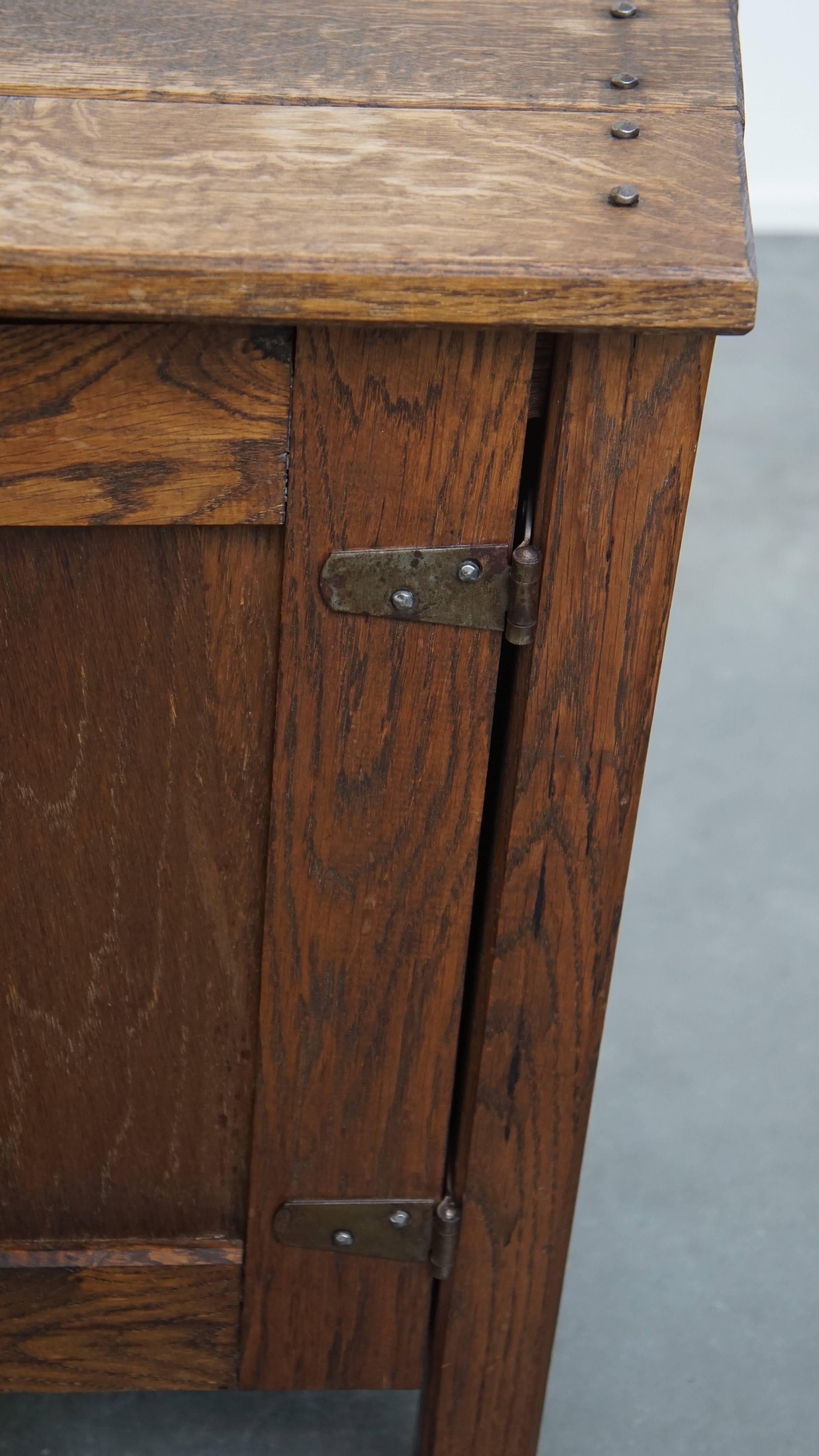 Ensemble de 2 tables de chevet / tables de nuit vintage en chêne en vente 3