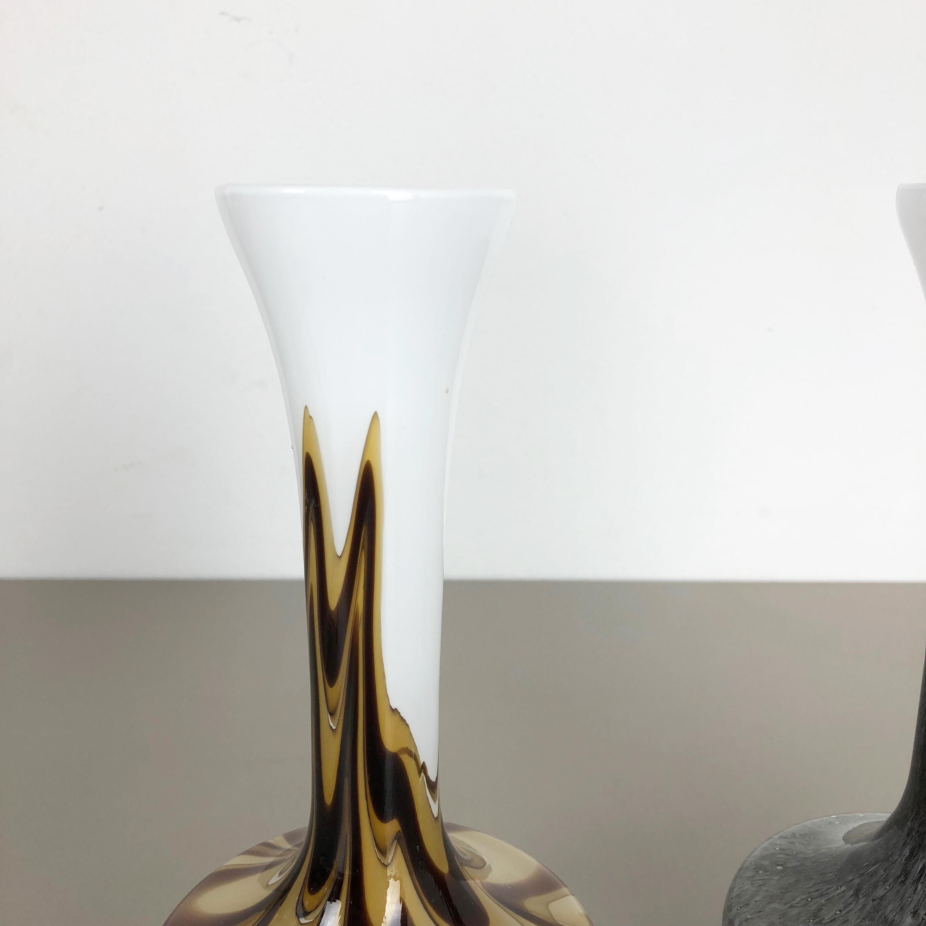 2er-Set Vintage Pop Art Opal-Vase aus Florenz, Design, Italien, 1970er Jahre (Glas) im Angebot