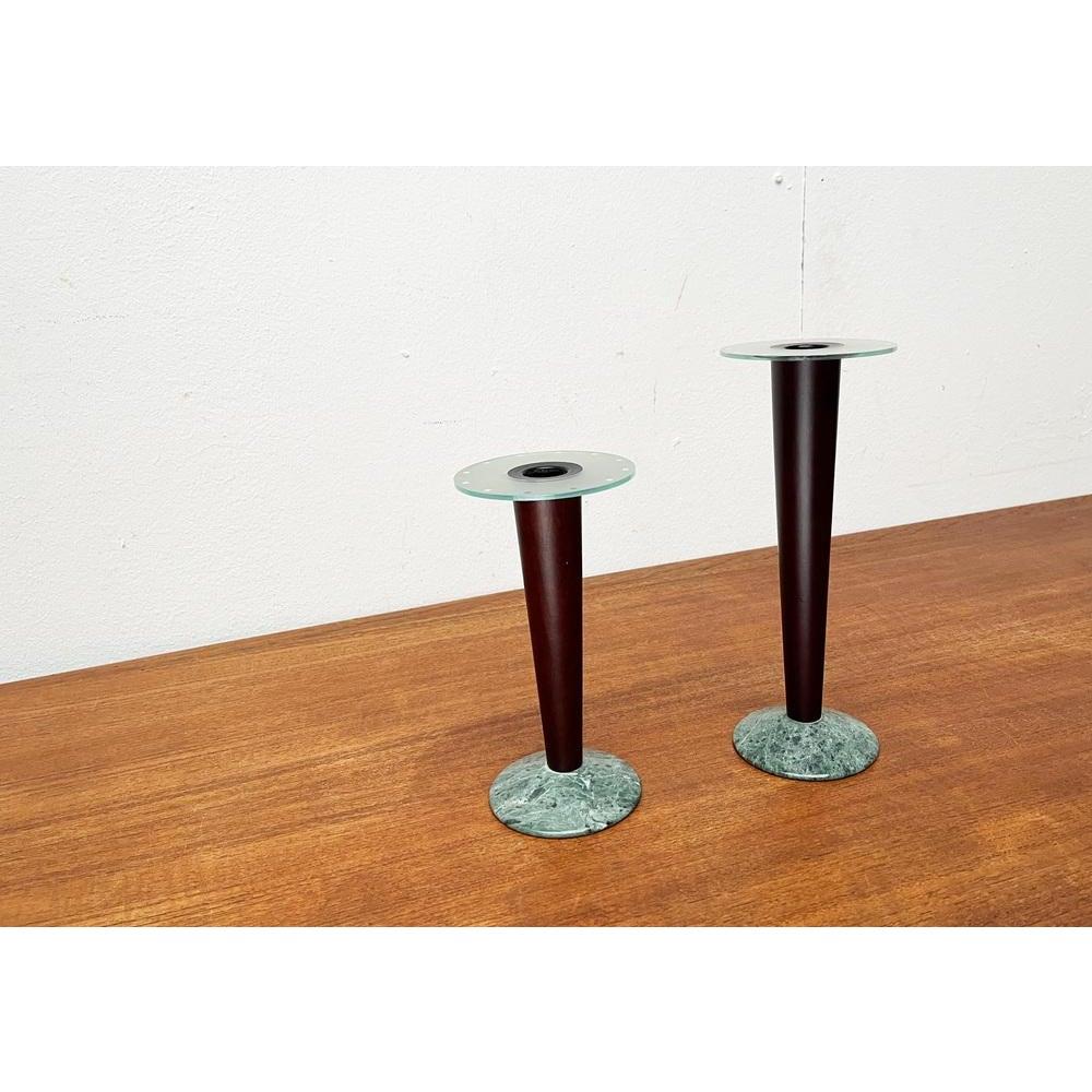 Pietra Set di 2 portacandele postmoderni italiani in legno e pietra, anni '80 in vendita