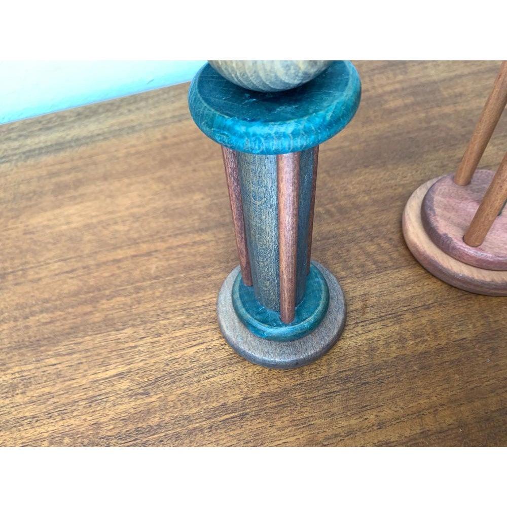 Bois Ensemble de 2 bougeoirs postmodernes en bois, années 1960 en vente