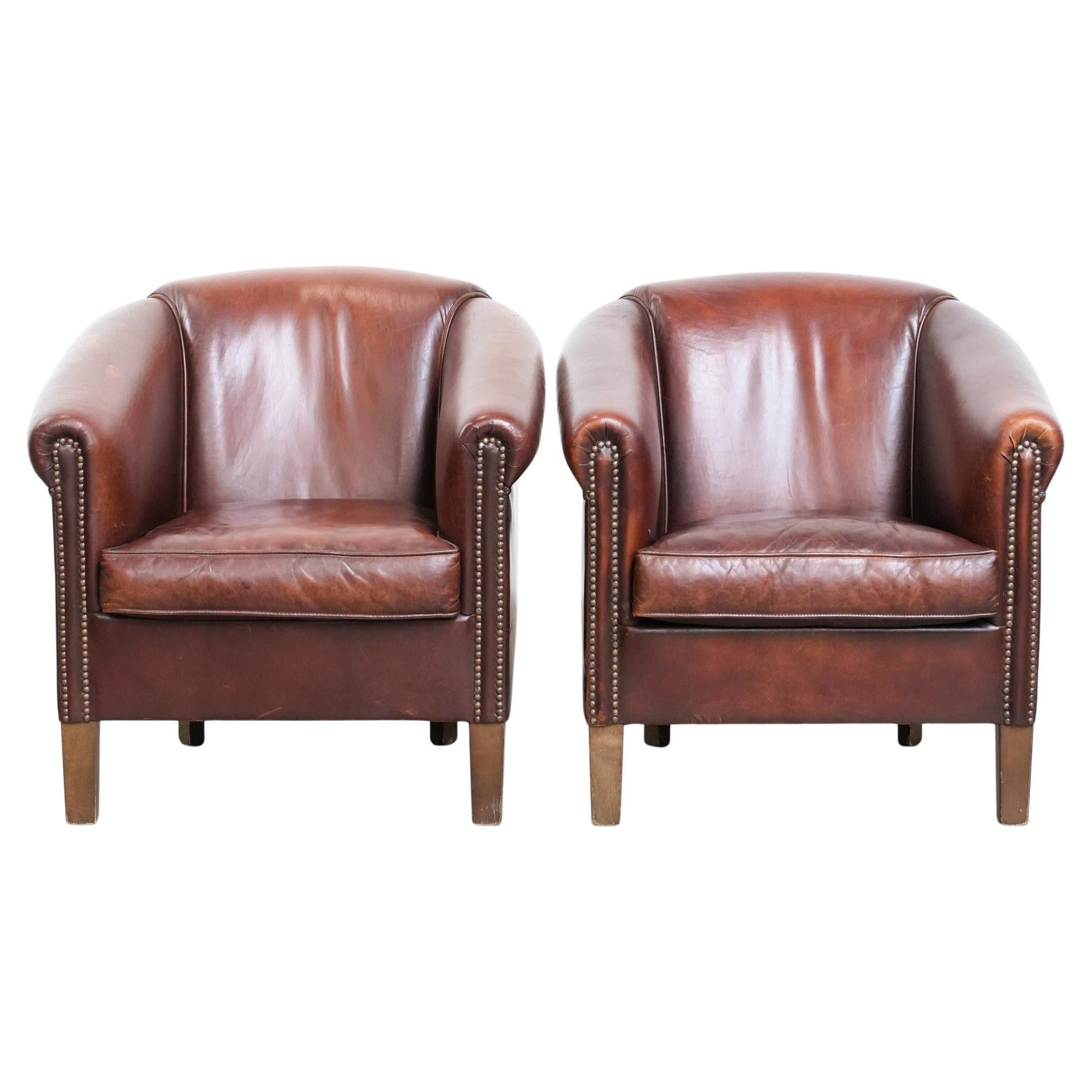 Set di 2 sedie club in pelle di pecora vintage con chiodi decorativi