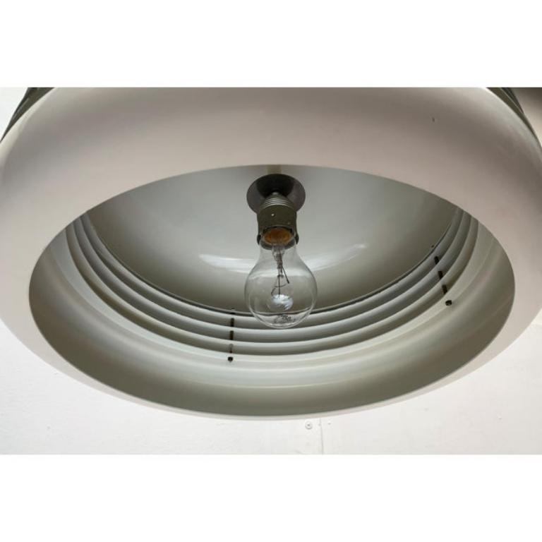 Ensemble de 2 lampes à suspension allemandes modèle 5526 de l'ère spatiale, années 1970 en vente 3