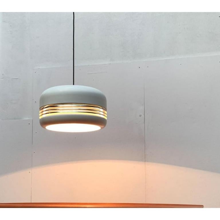 Allemand Ensemble de 2 lampes à suspension allemandes modèle 5526 de l'ère spatiale, années 1970 en vente