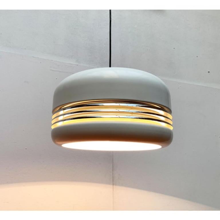 Ensemble de 2 lampes à suspension allemandes modèle 5526 de l'ère spatiale, années 1970 Excellent état - En vente à Hamburg, DE