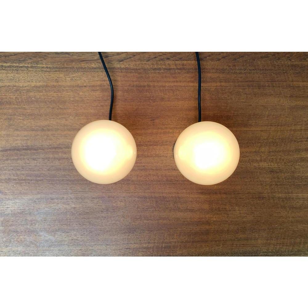 Allemand Ensemble de 2 lampes de bureau allemandes perlées de l'ère spatiale par Motoko Ishii, 1970 en vente