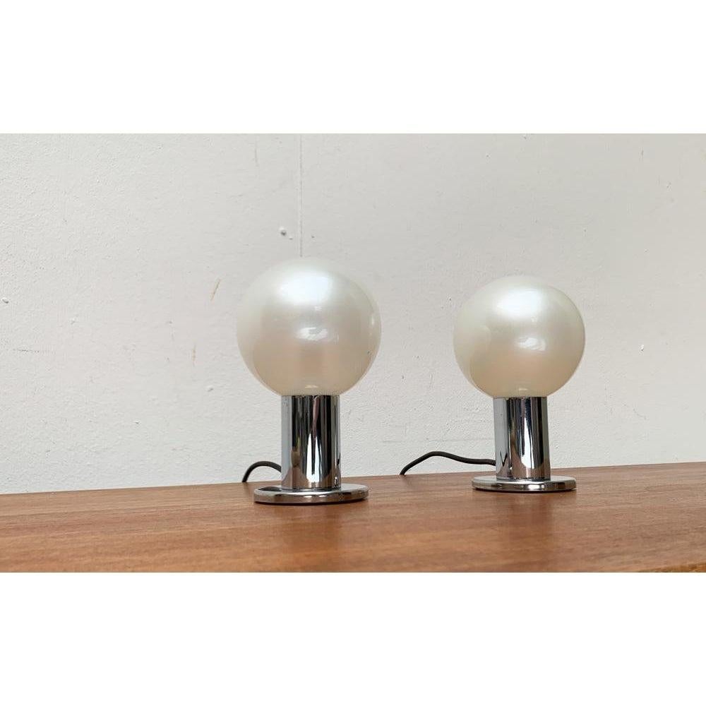 20ième siècle Ensemble de 2 lampes de bureau allemandes perlées de l'ère spatiale par Motoko Ishii, 1970 en vente