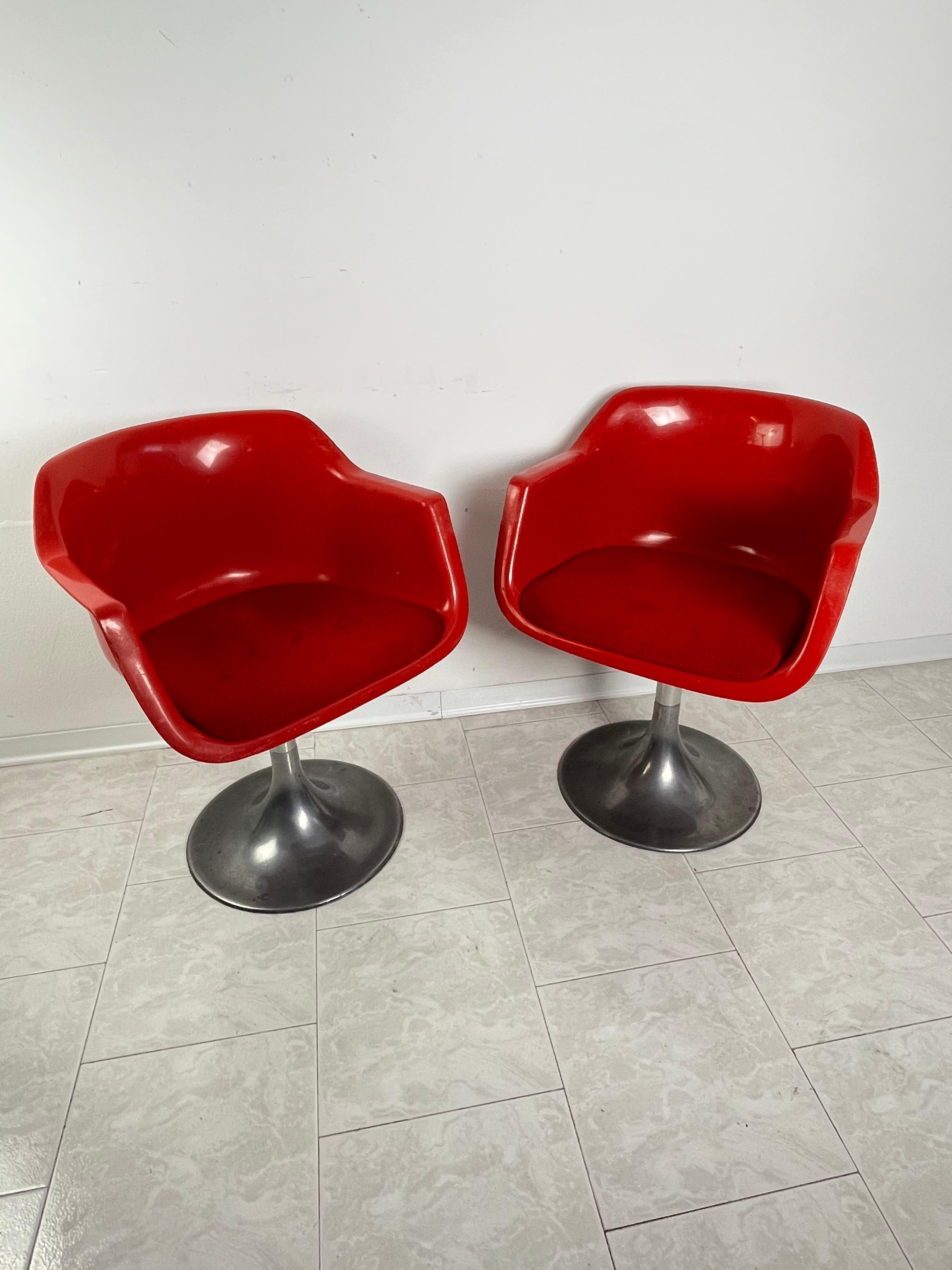 Set of 2 Vintage swivel armchairs by Albert Jacob for Grosfillex 1980s
Intact and in good condition, small signs of wear as per descriptive photographs. ABS shells and metal feet.


We guarantee adequate packaging and will ship via DHL, insuring the