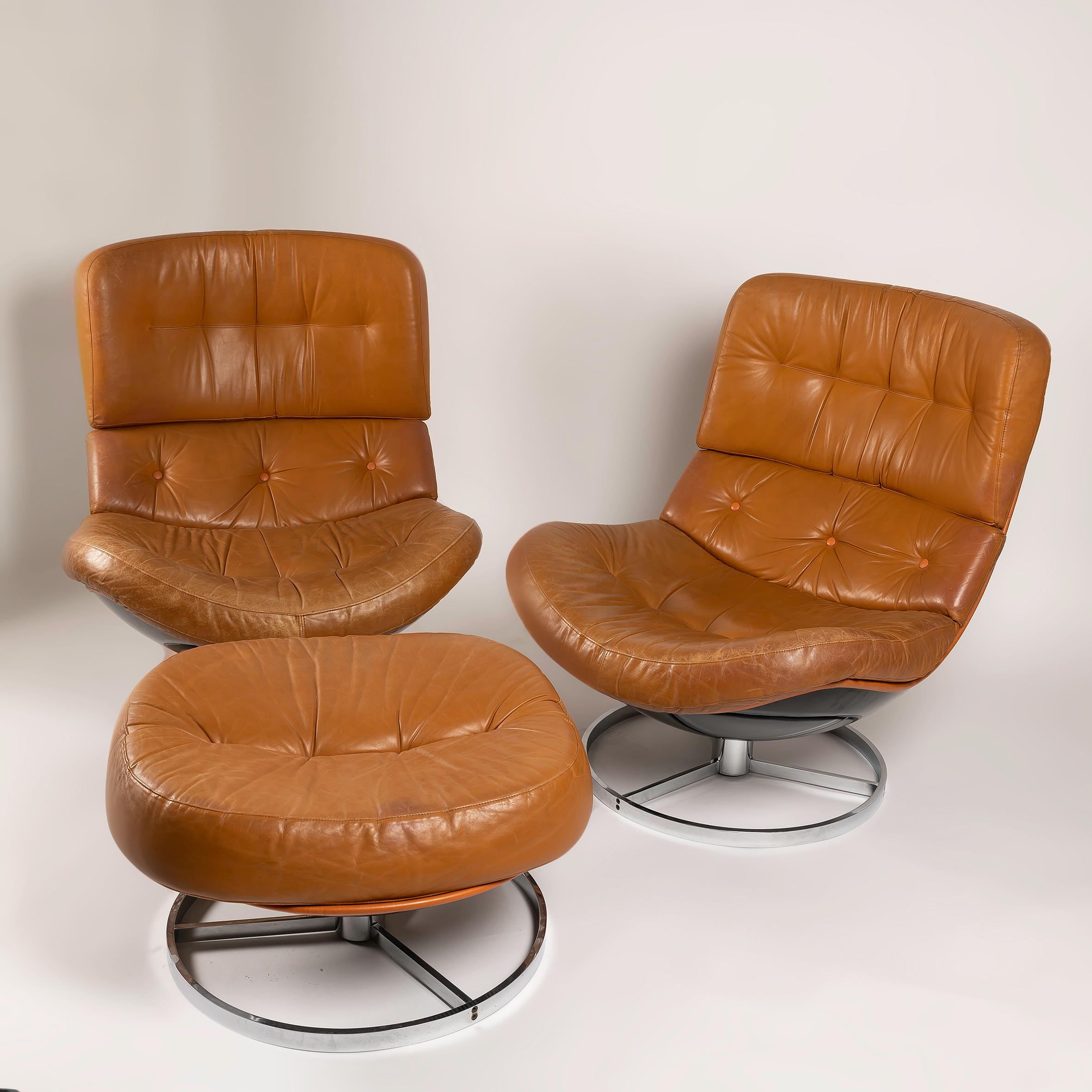 Leather Set of 2 vintage swivel armchairs by Michel Cadestin, Airborne publisher, 1970s For Sale