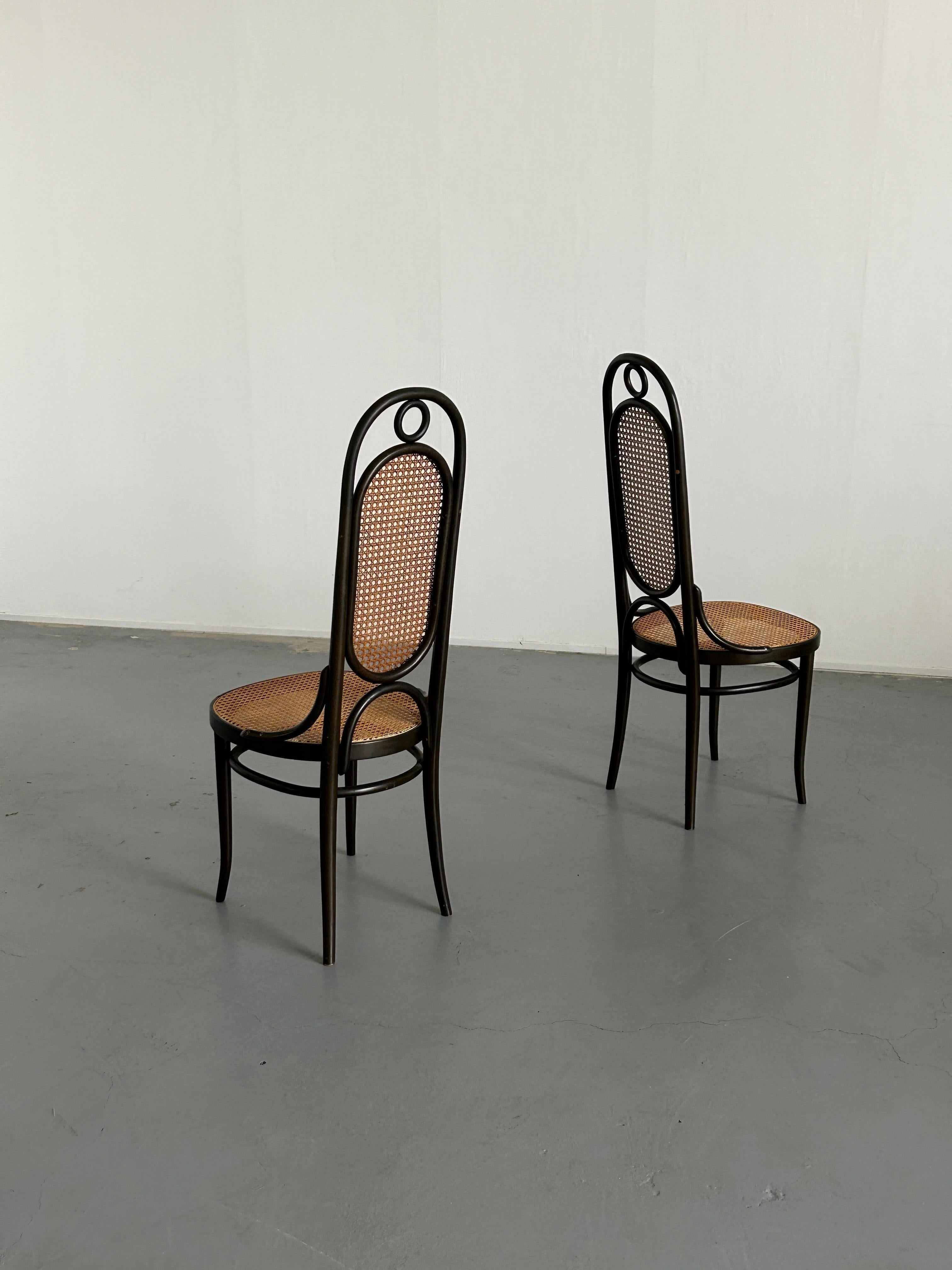 Mid-20th Century Set of 2 Vintage Thonet 207R Bentwood Chairs / Early Original Production, 1950s