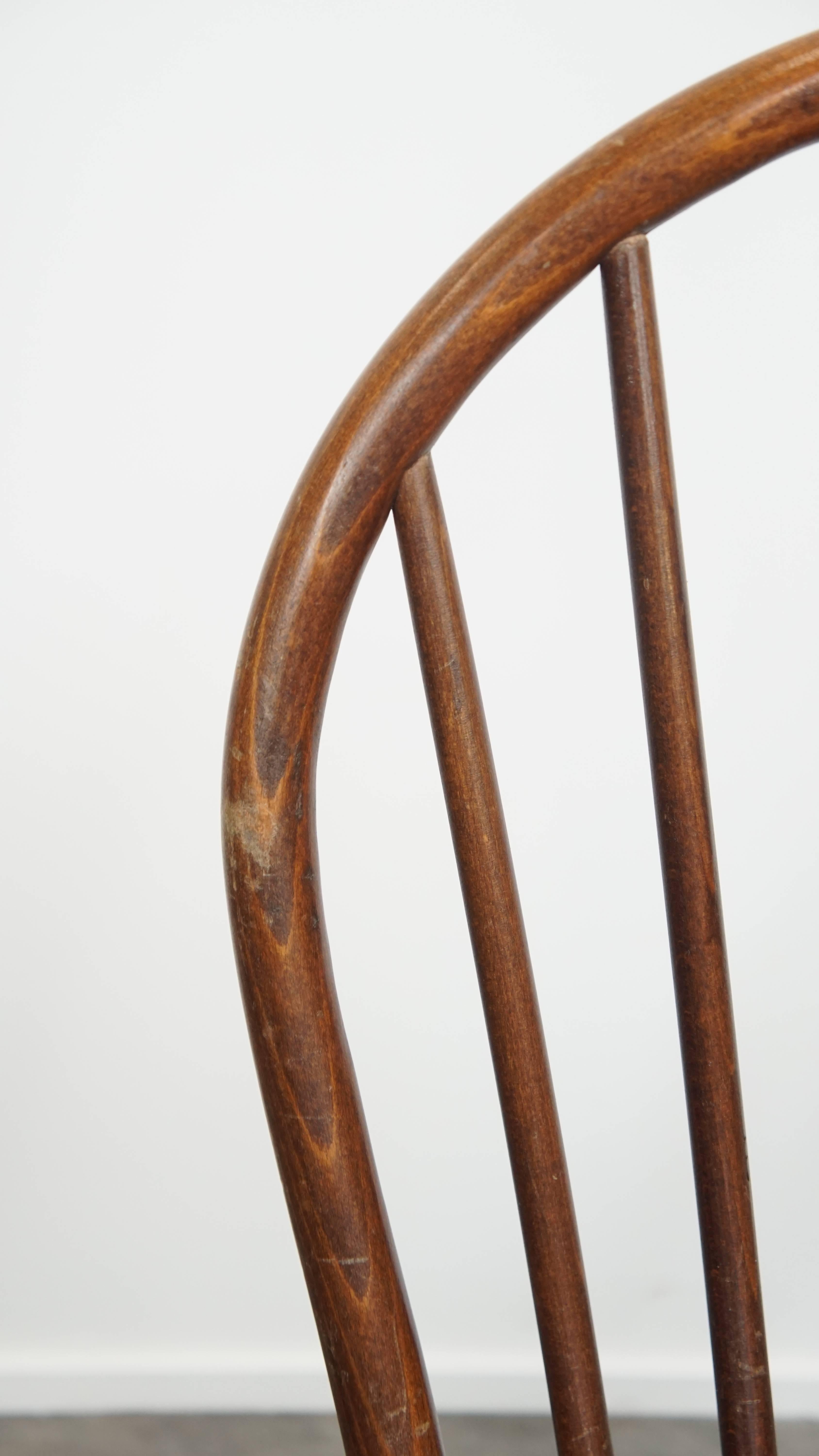 Ensemble de 2 chaises Windsor vintage en bois à fuseaux des années 1970 en vente 2