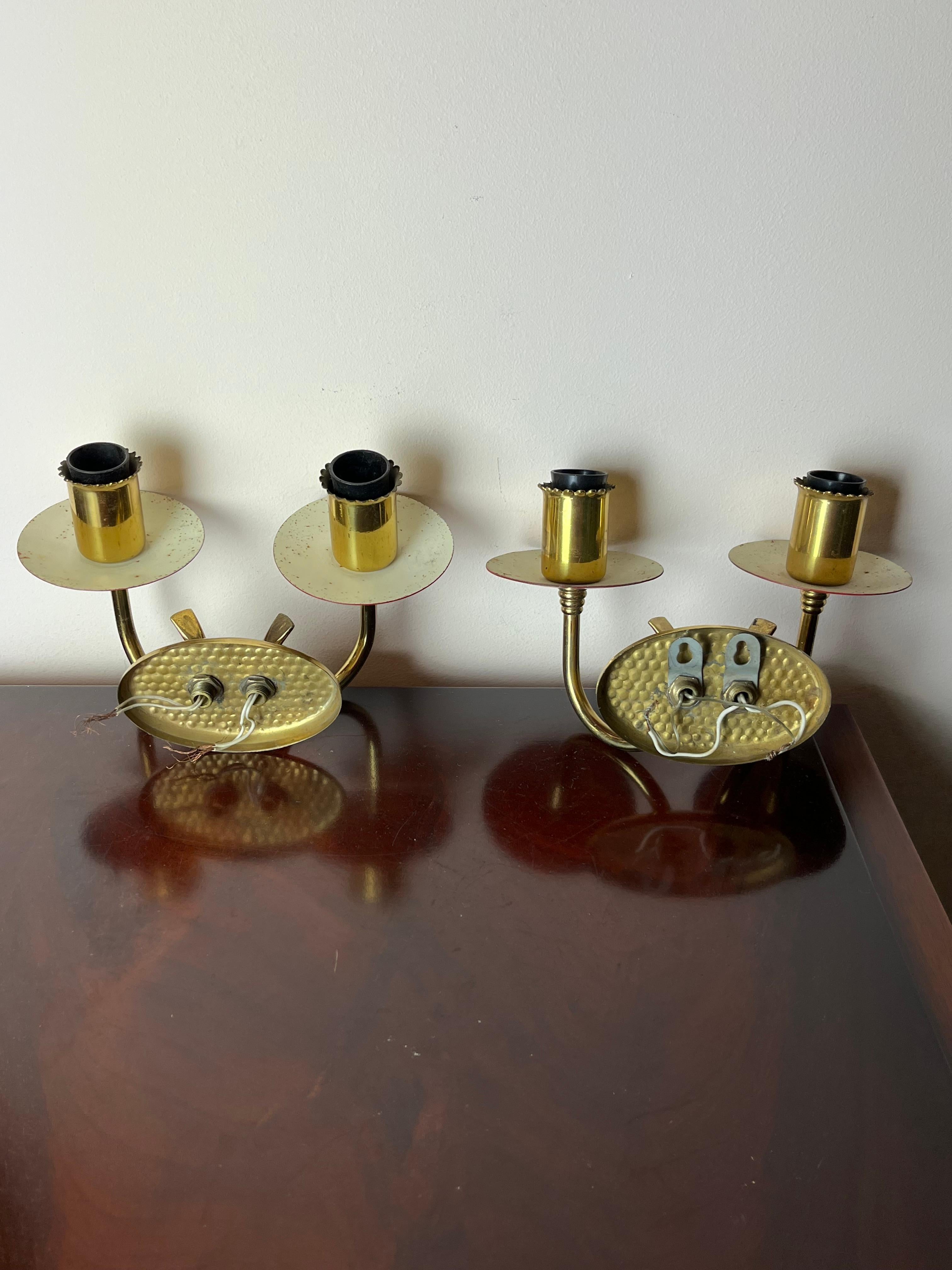 Mid-20th Century Set of 2 Wall Lamps in Brass and Colored Aluminium, Made in Italy, 1950s For Sale