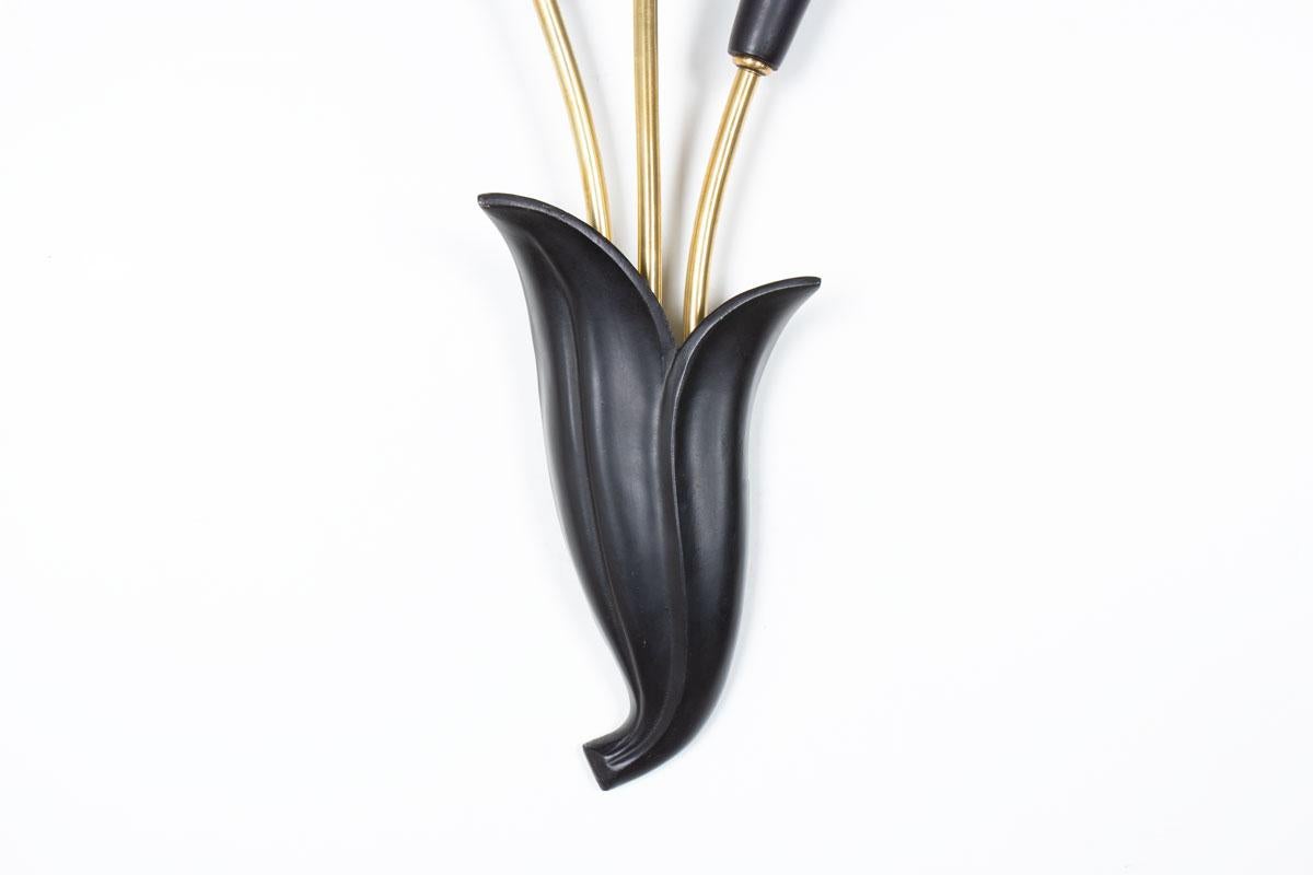Set di 2 lampade da parete in metallo nero e ottone, 1950 In condizioni buone in vendita a JASSANS-RIOTTIER, FR