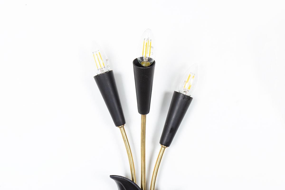 Metallo Set di 2 lampade da parete in metallo nero e ottone, 1950 in vendita