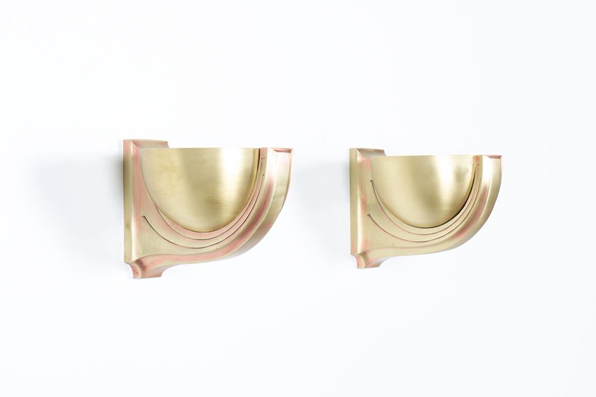 Set of 2 wall lights, Art Deco design, from 1930s in France
Wall structure with a half-sphere reflector, in copper-plated brass
B22 reference bulbs